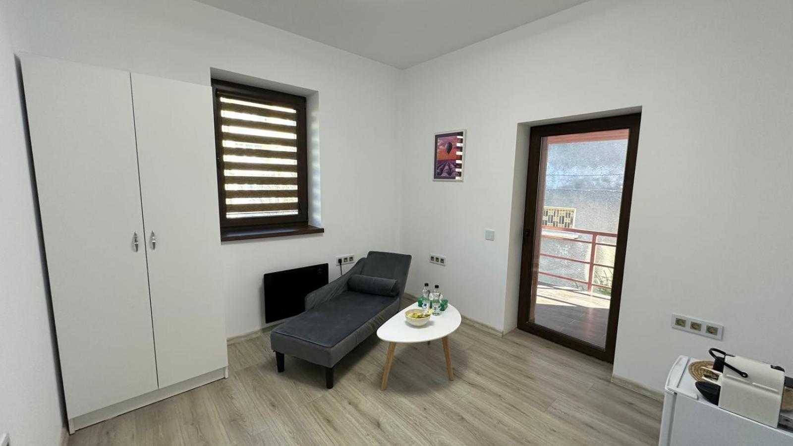 Deluxe Room (2 Adults + 1 Child) photo 3