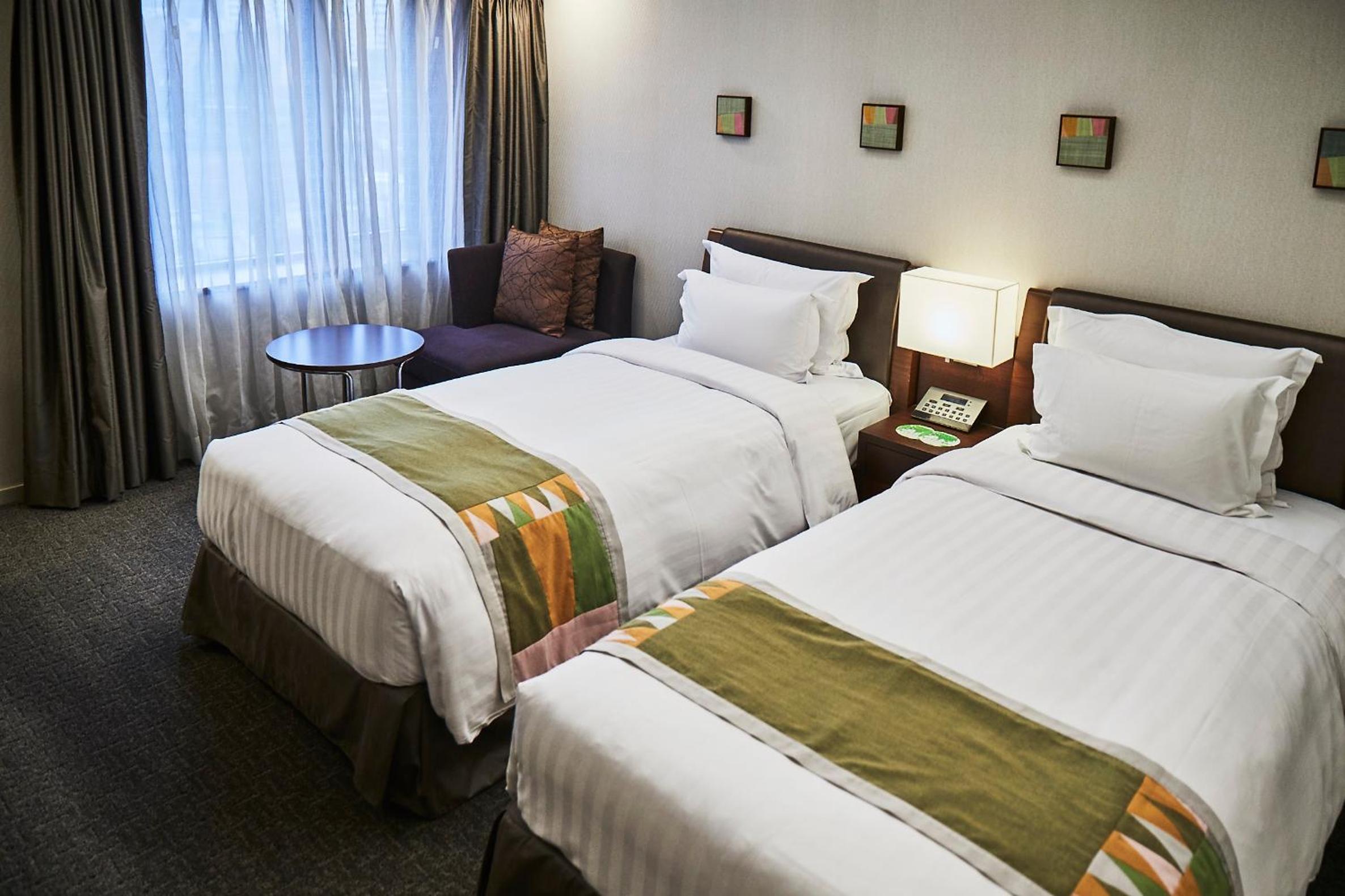 Standard Twin Room with Bath - Photo 2