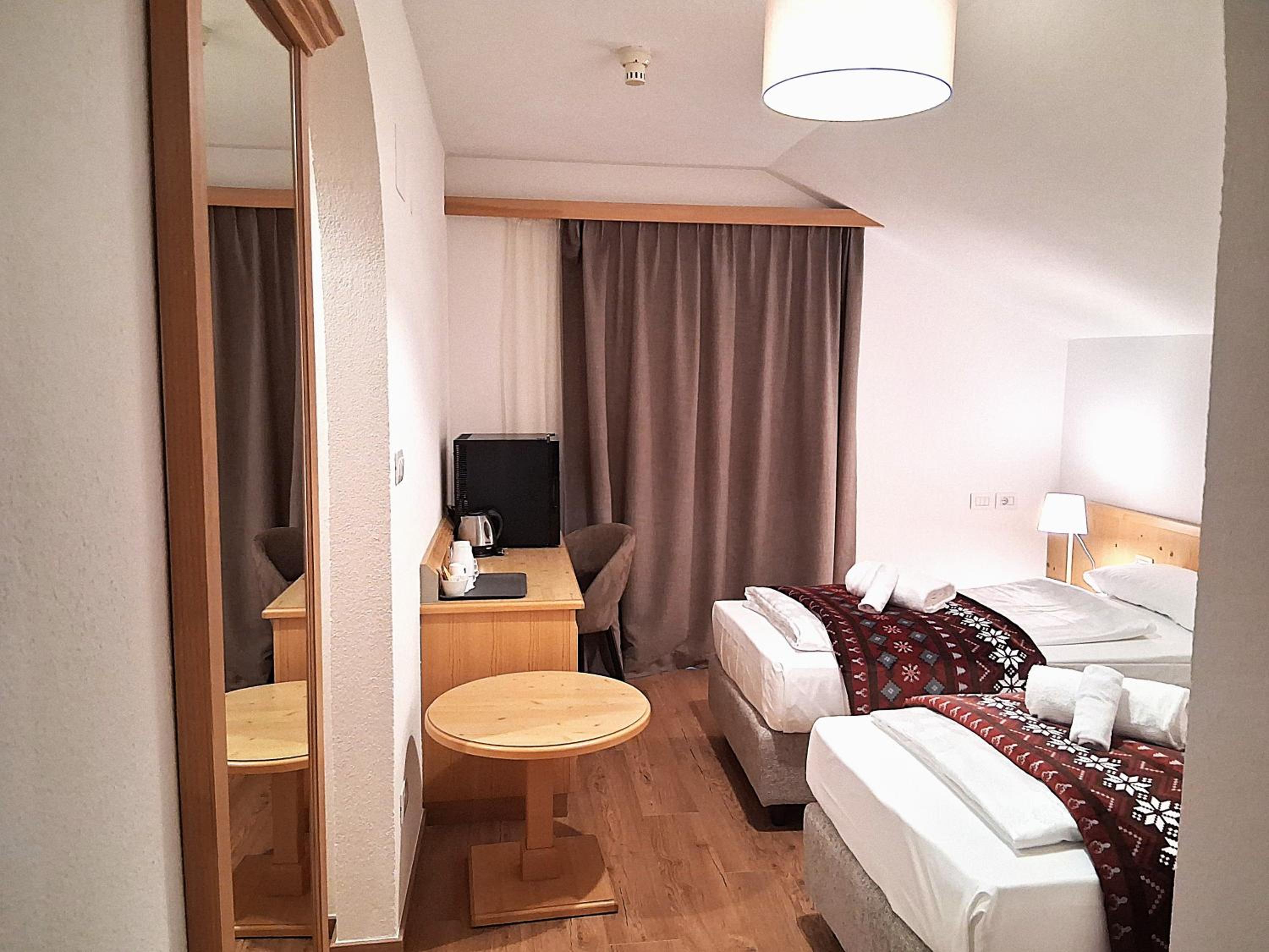 Family Suite with Balcony with Spa Access photo 2