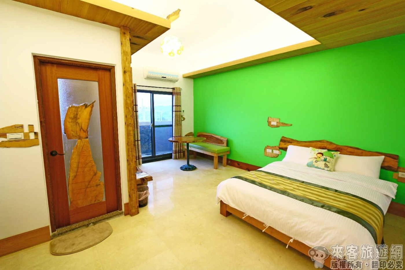 Small Double Room photo 2