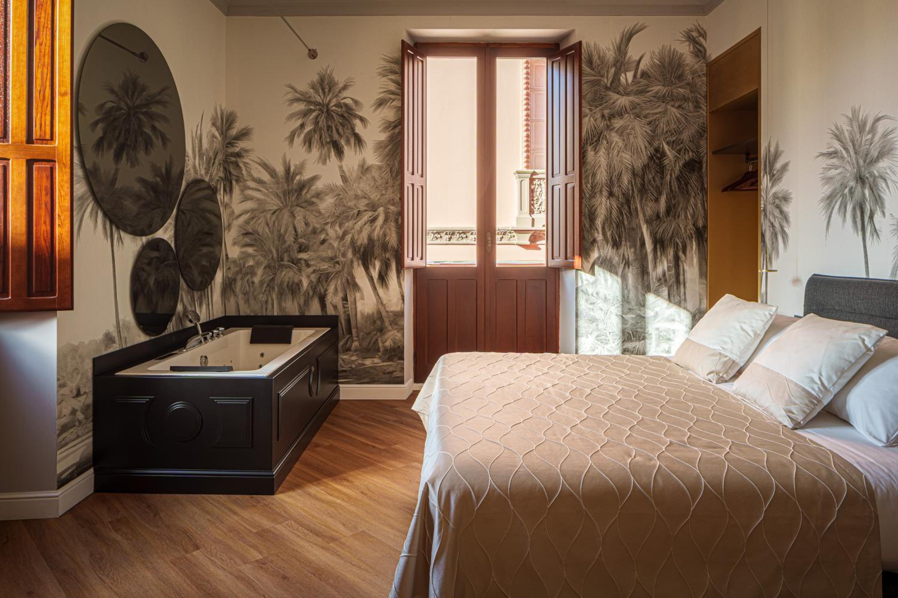 King Room with Spa Bath photo 2