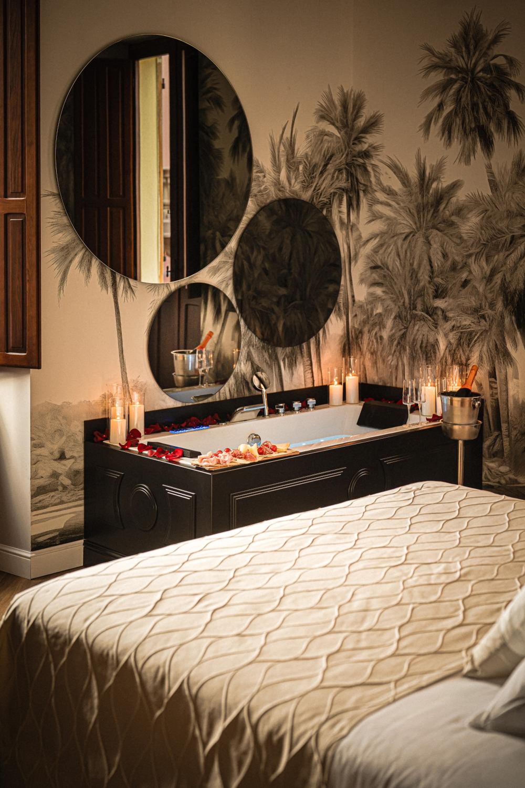 King Room with Spa Bath