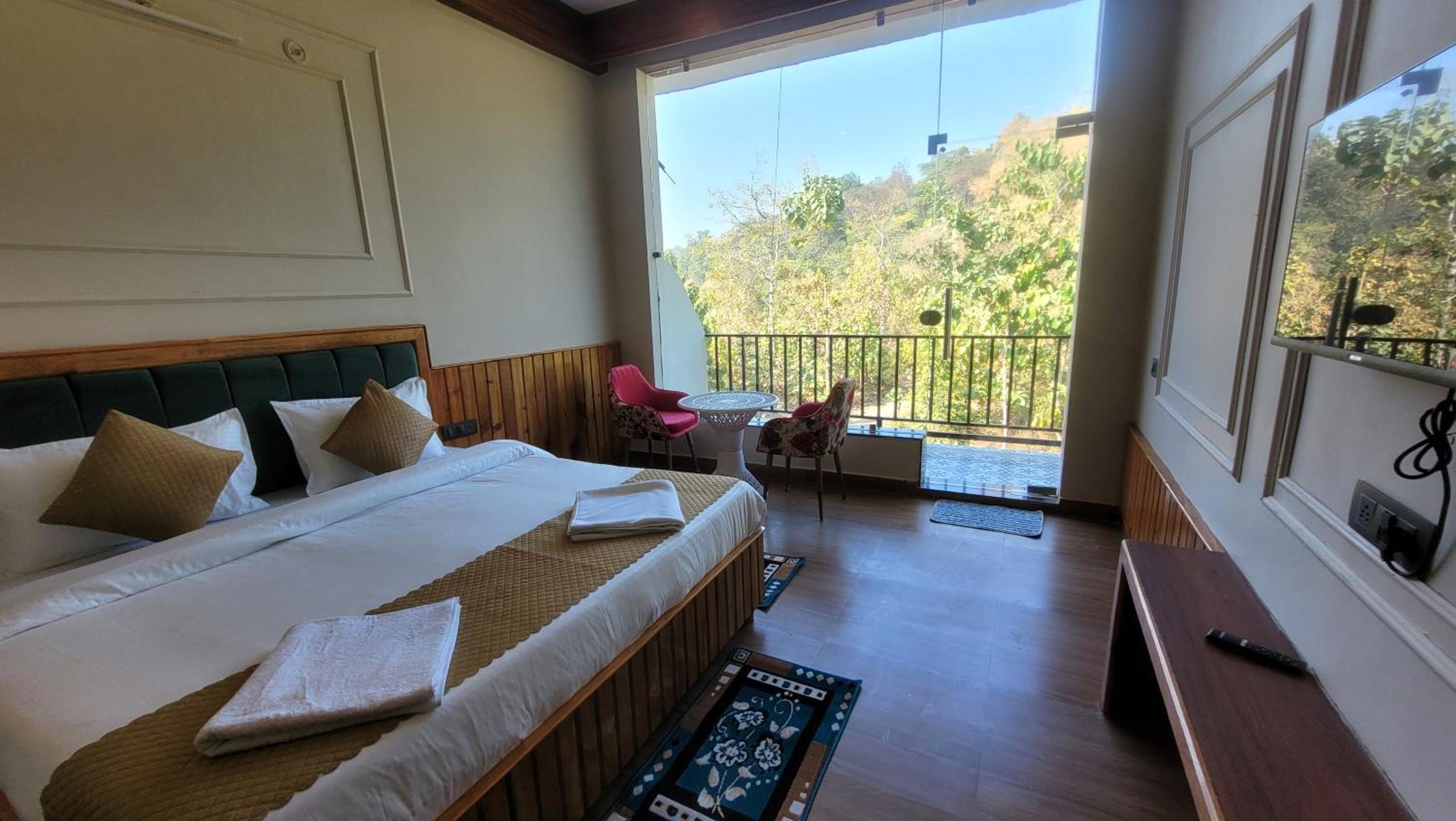 King Room with Balcony photo 3