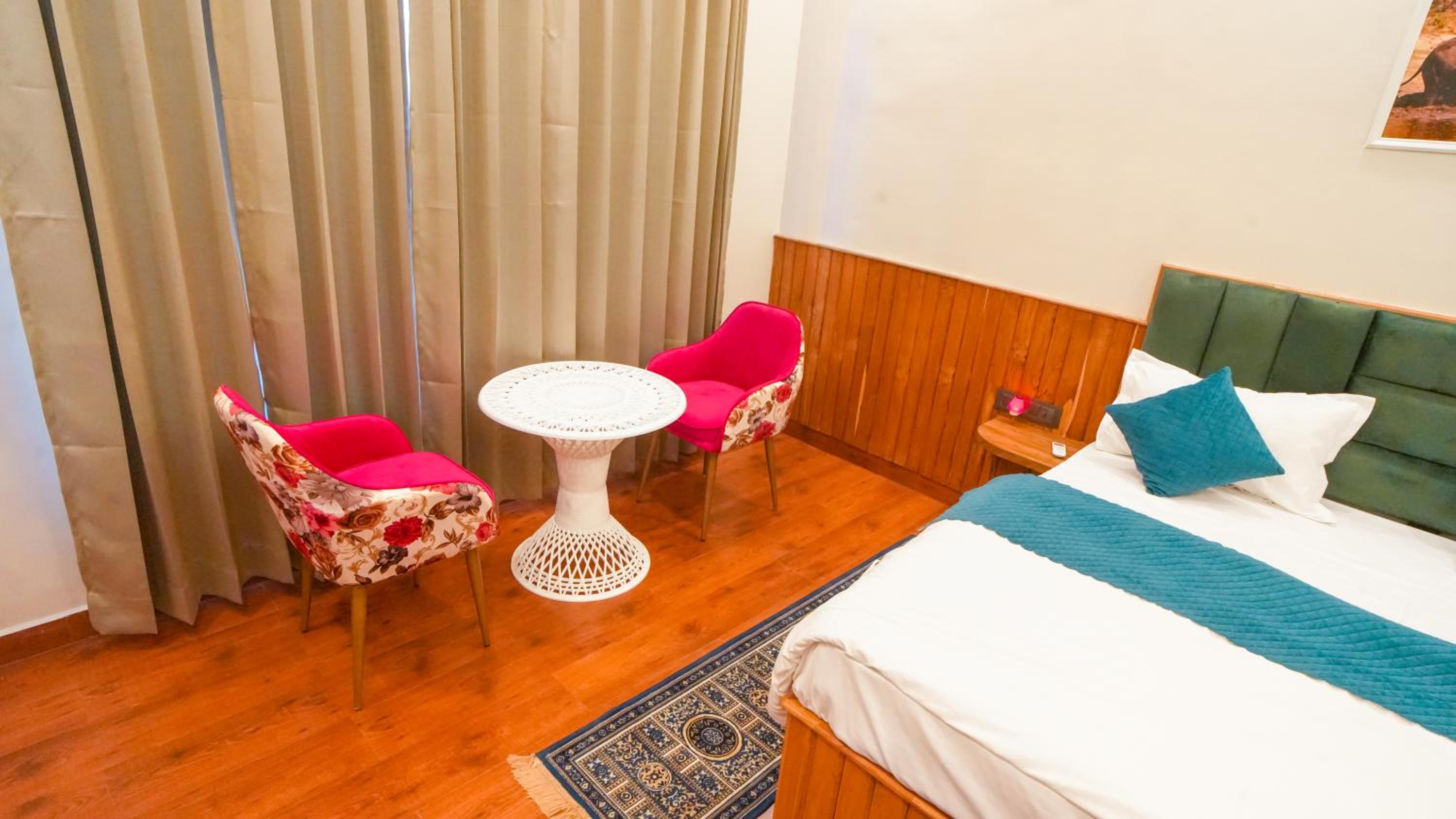 Queen Room with Garden View photo 3