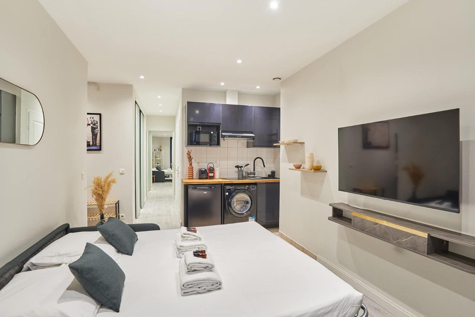 Studio Apartment photo 3