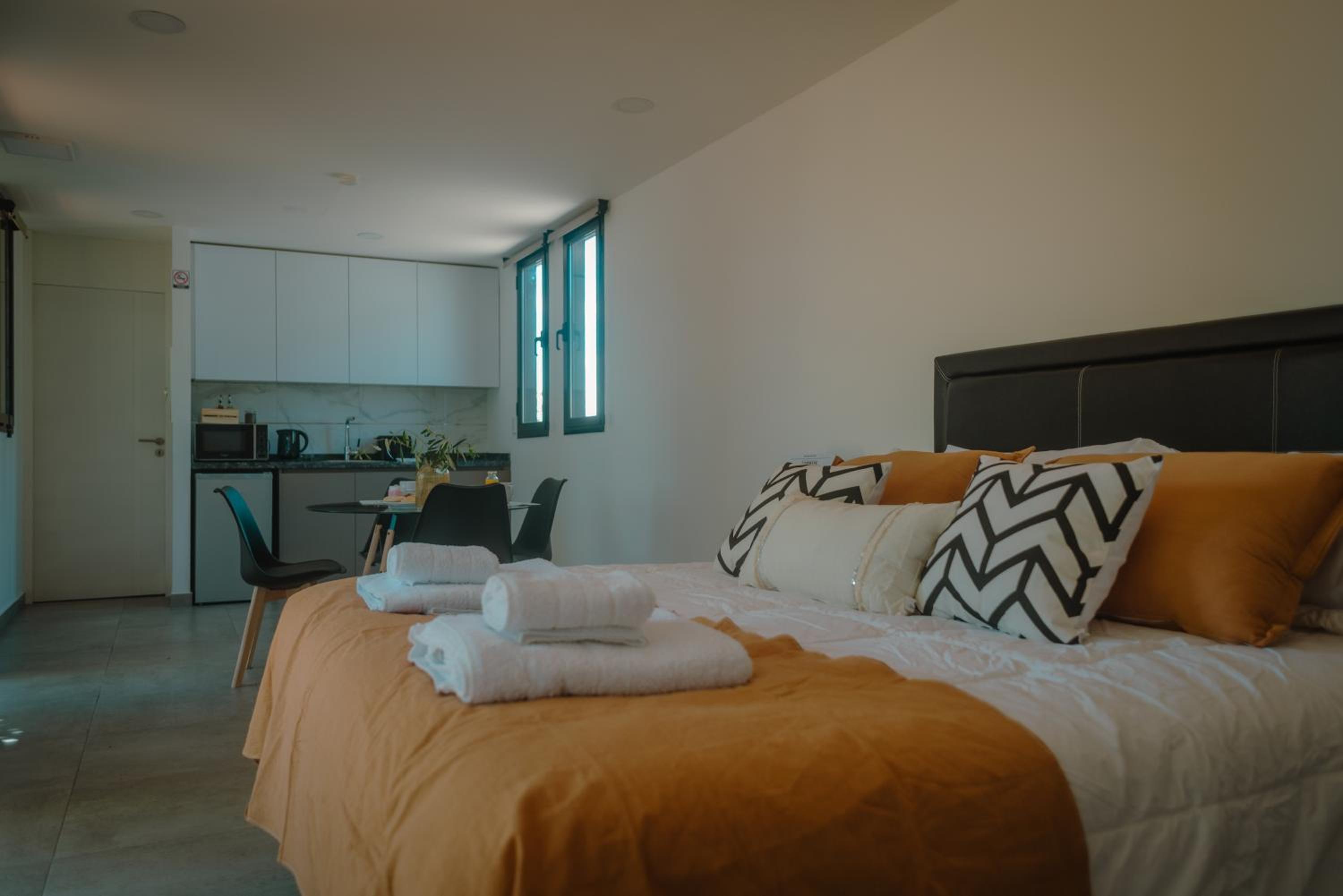 Studio Apartment with One Double Bed photo 2