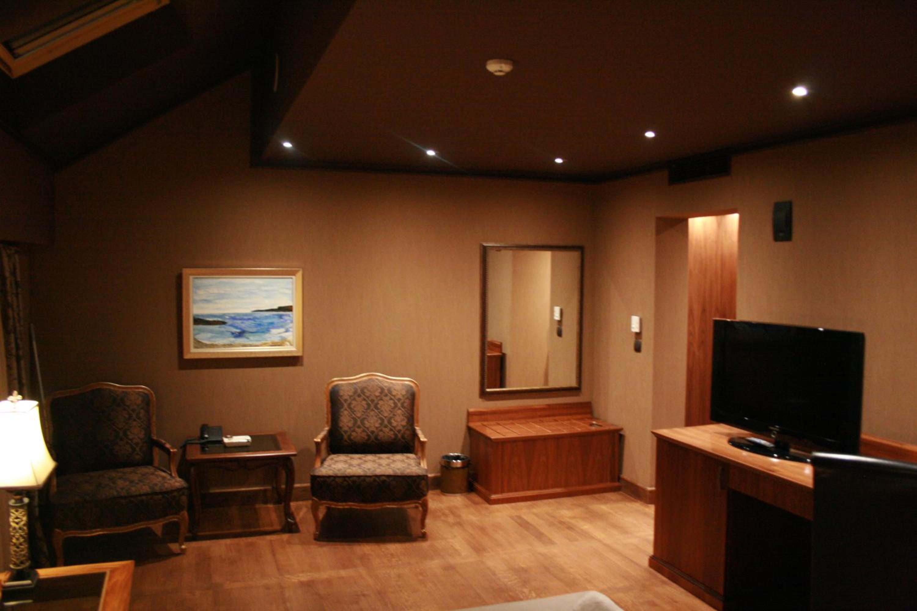 Standard Queen Room