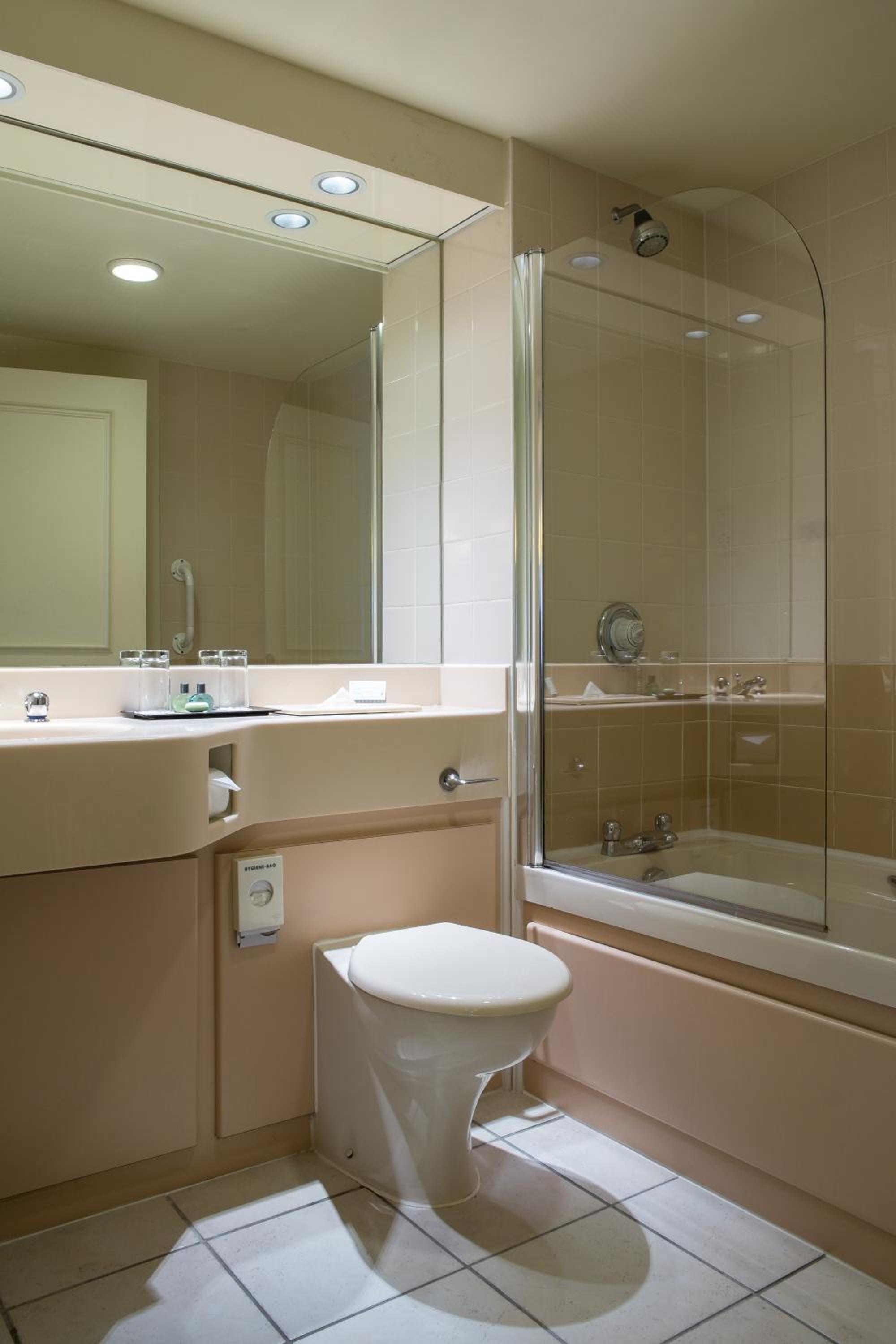 Standard Double Room - Photo 8