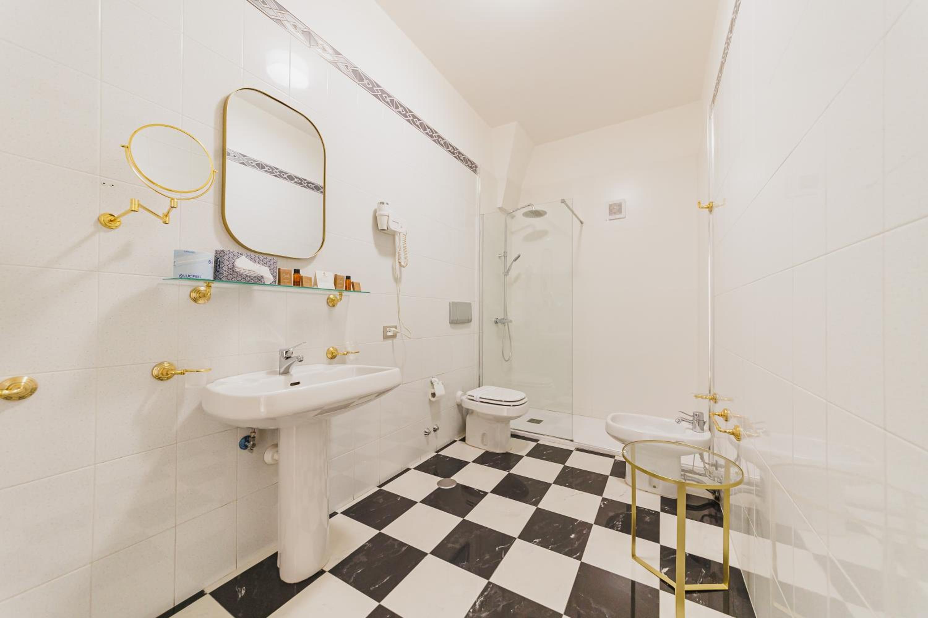 Deluxe Suite photo 3