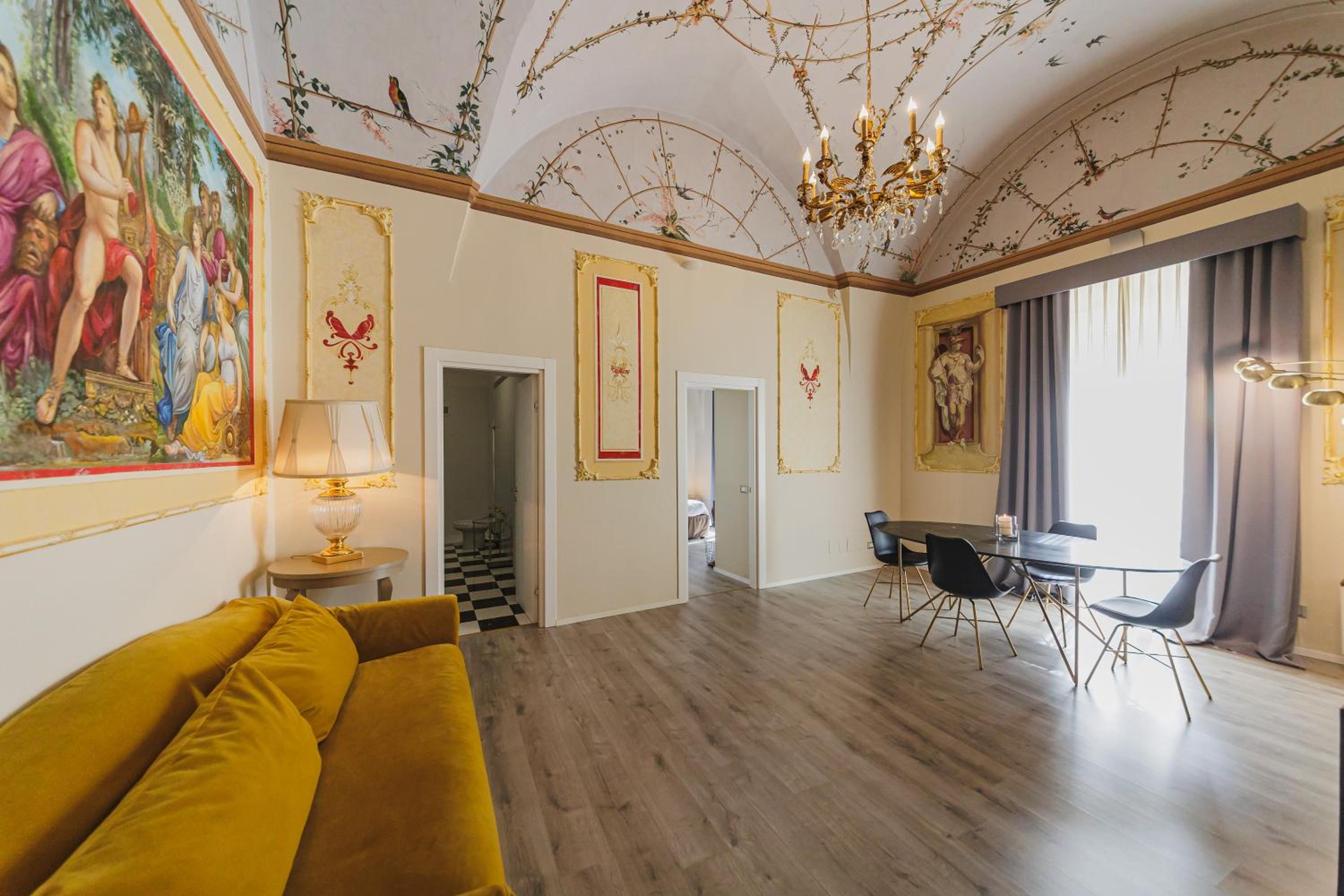 Deluxe Suite photo 1