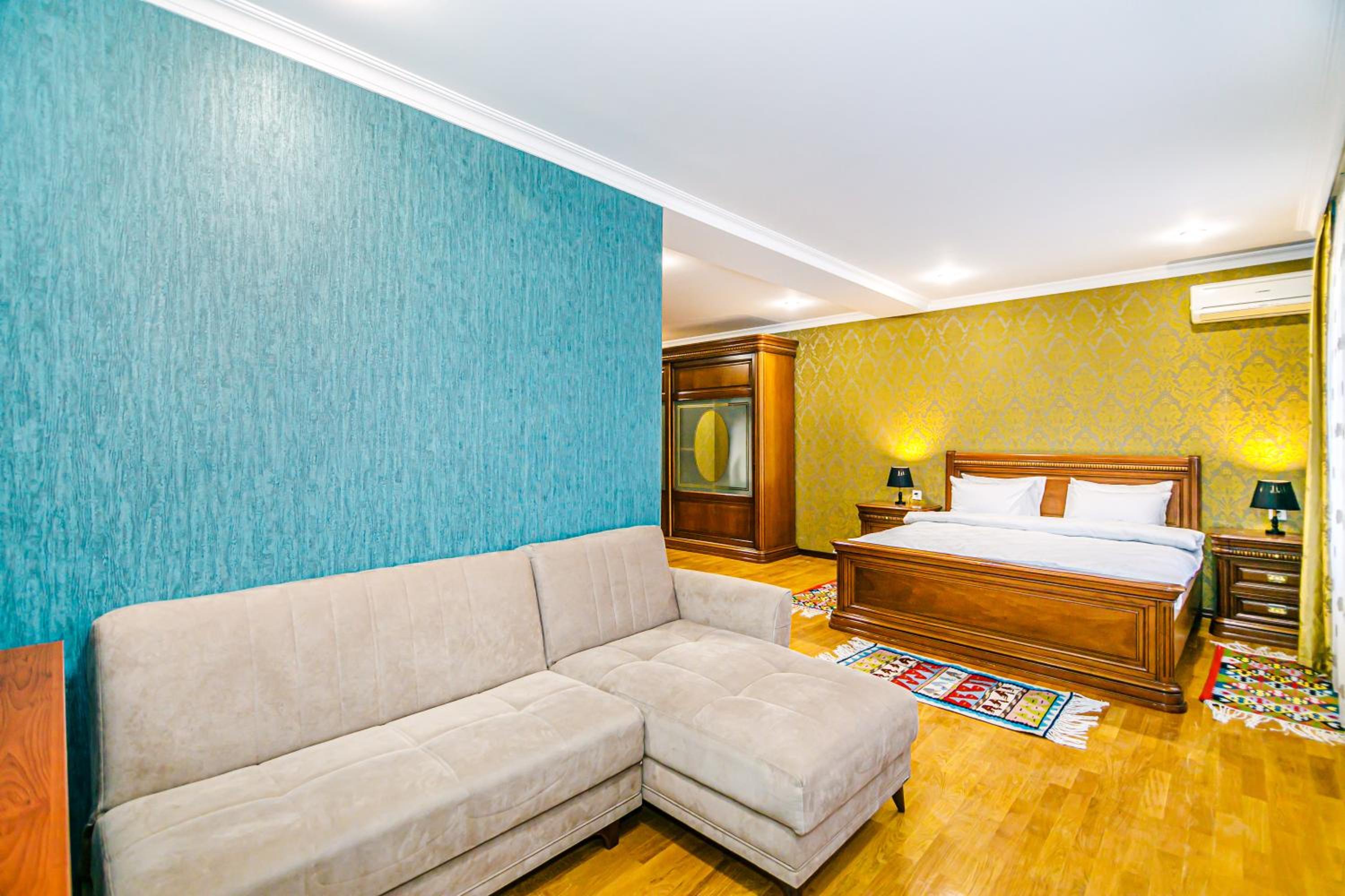 Deluxe Suite