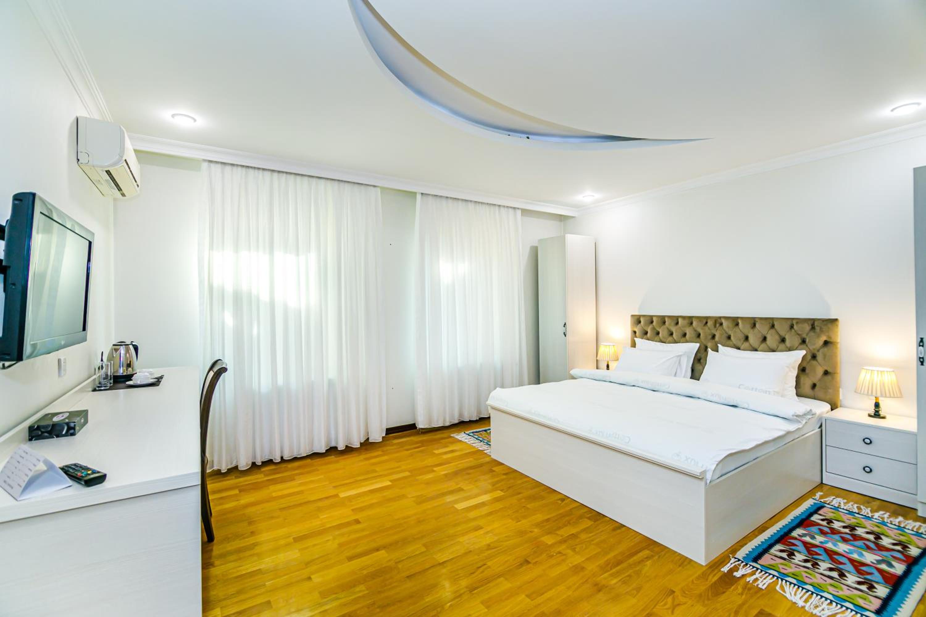 Deluxe Suite photo 3