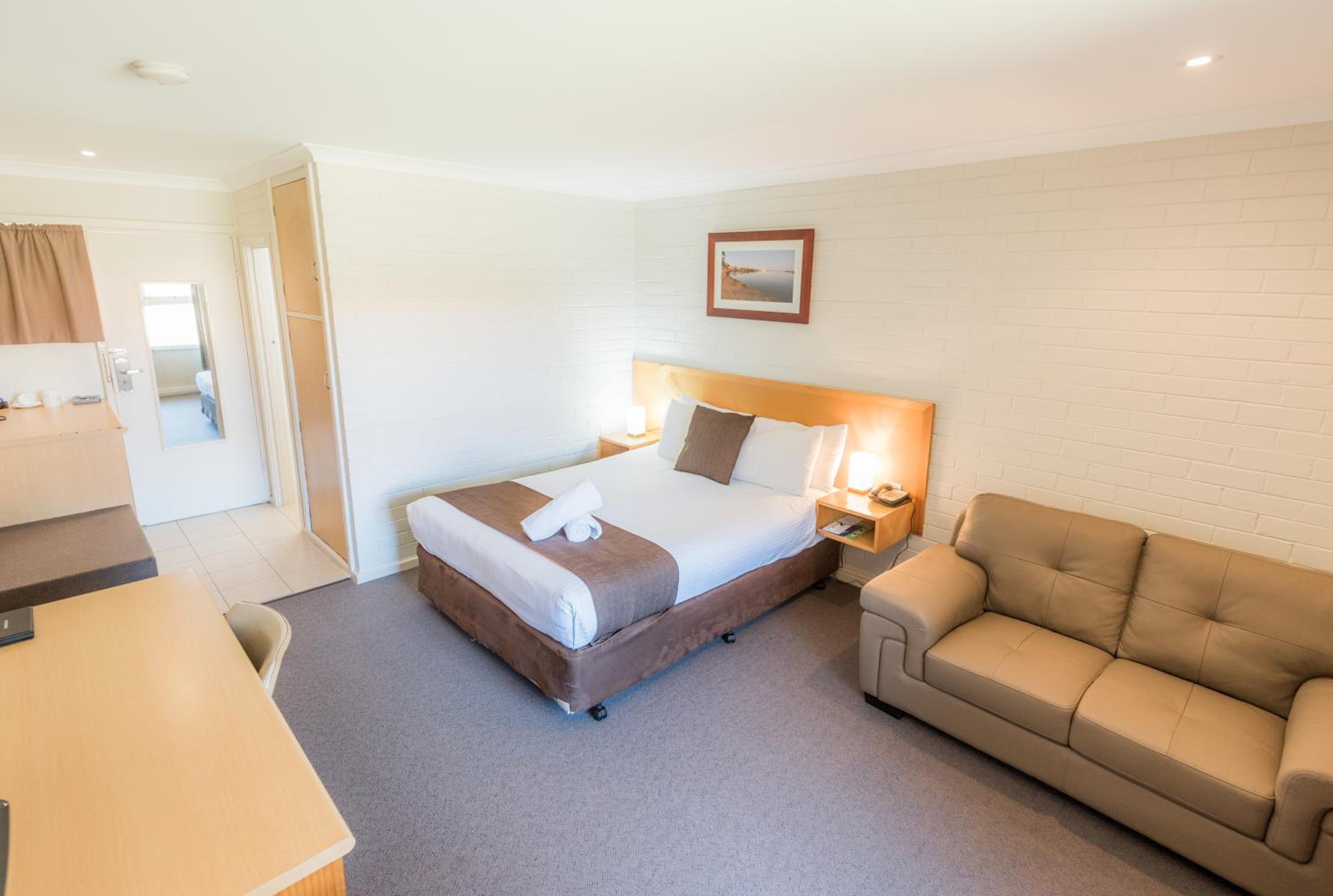Executive Queen Room - Photo 4