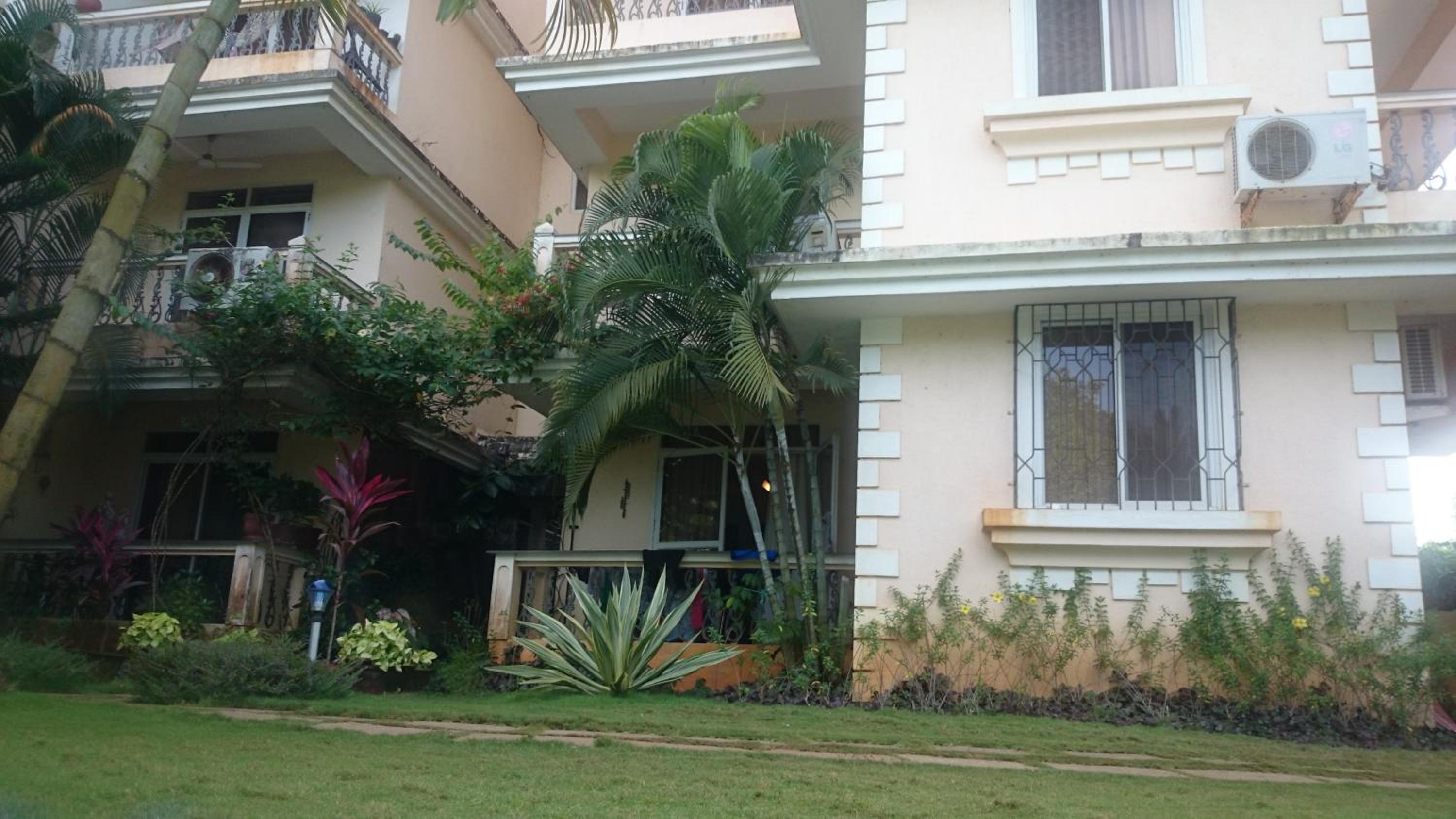 Apartment with Pool View  photo 2