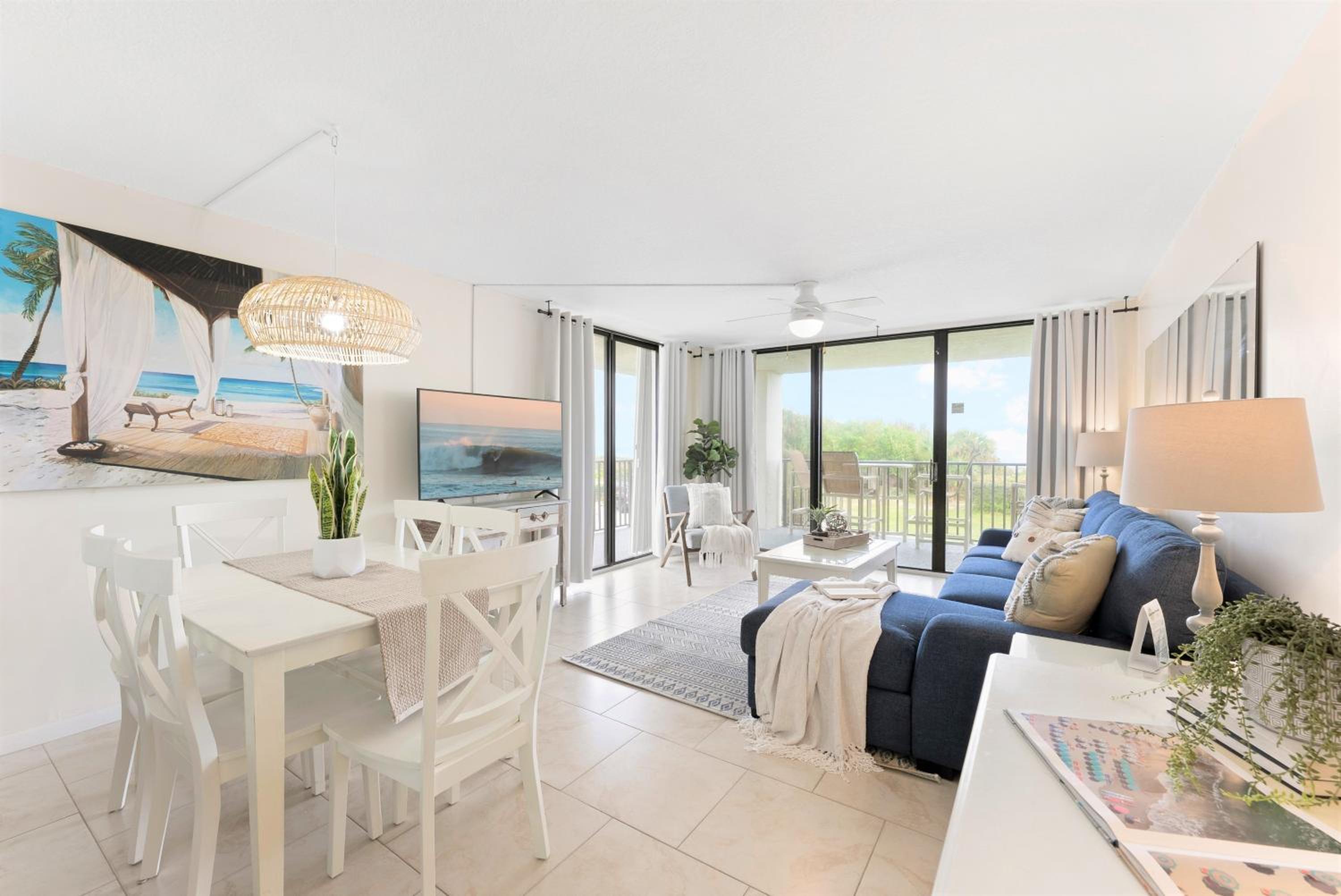Two-Bedroom Apartment with Sea ViewCorner Two-Bedroom Apartment - Oceanfront - Unit 201 photo 1