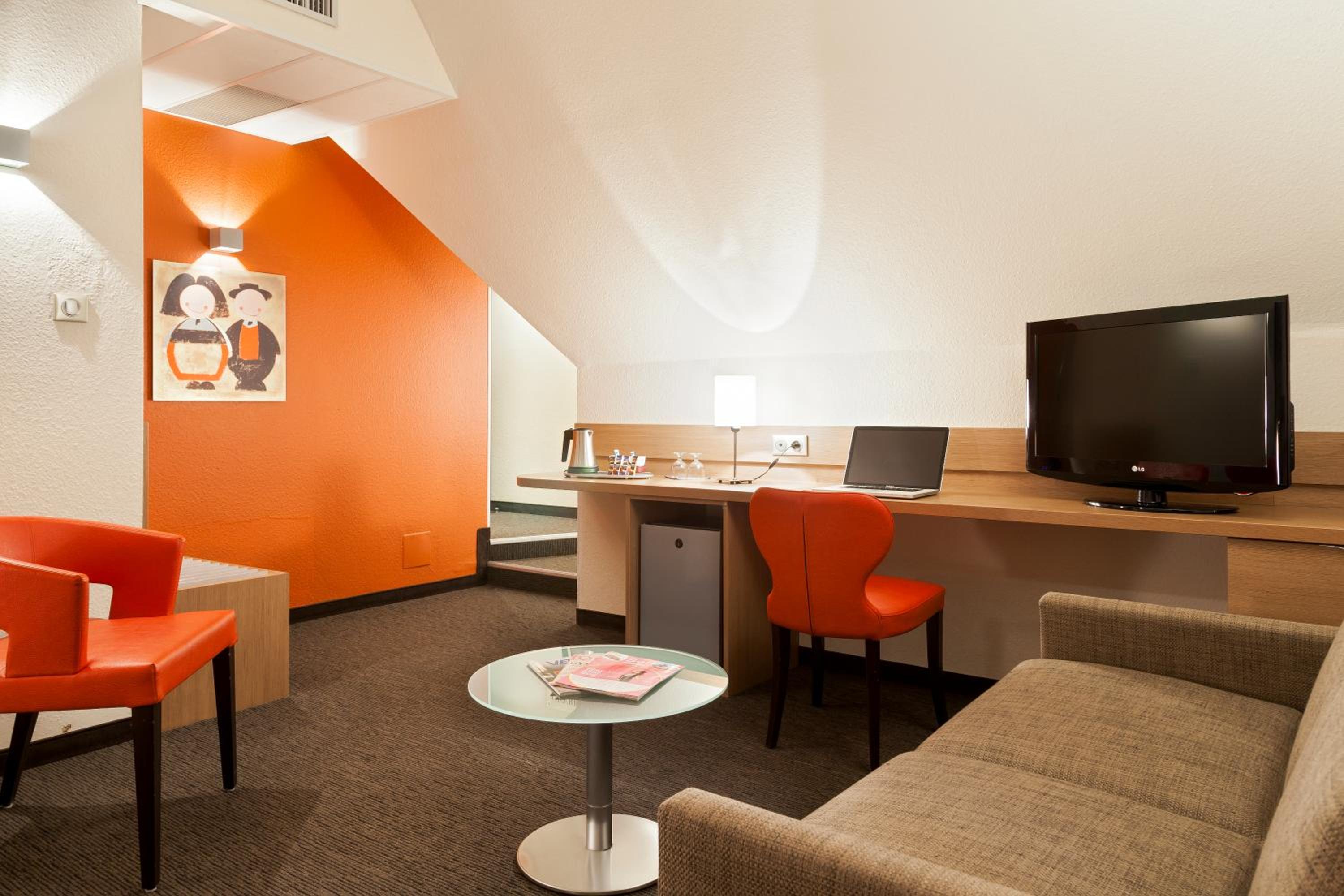 Family Room with 1 Double Bed and 1 Sofa Bed - Photo 6