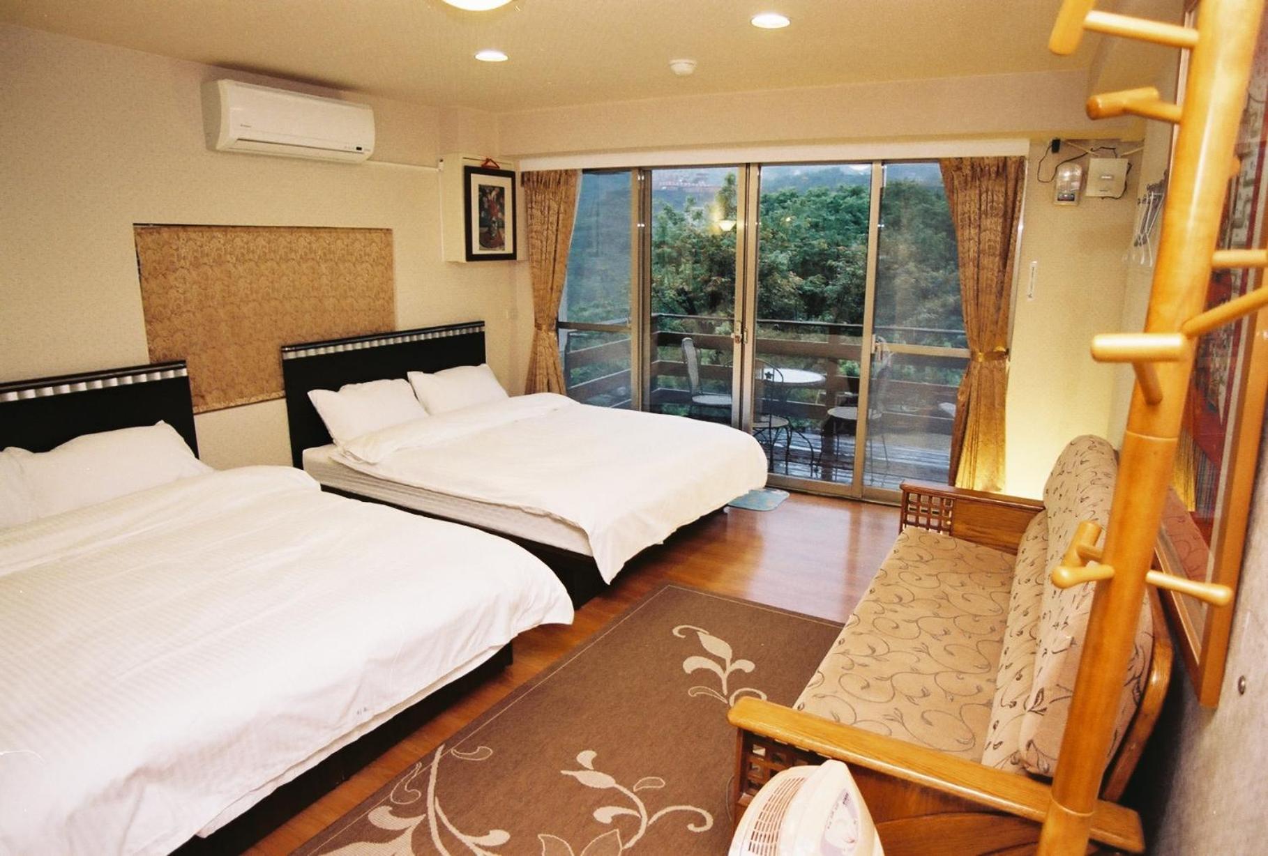 Family Room -101 photo 1