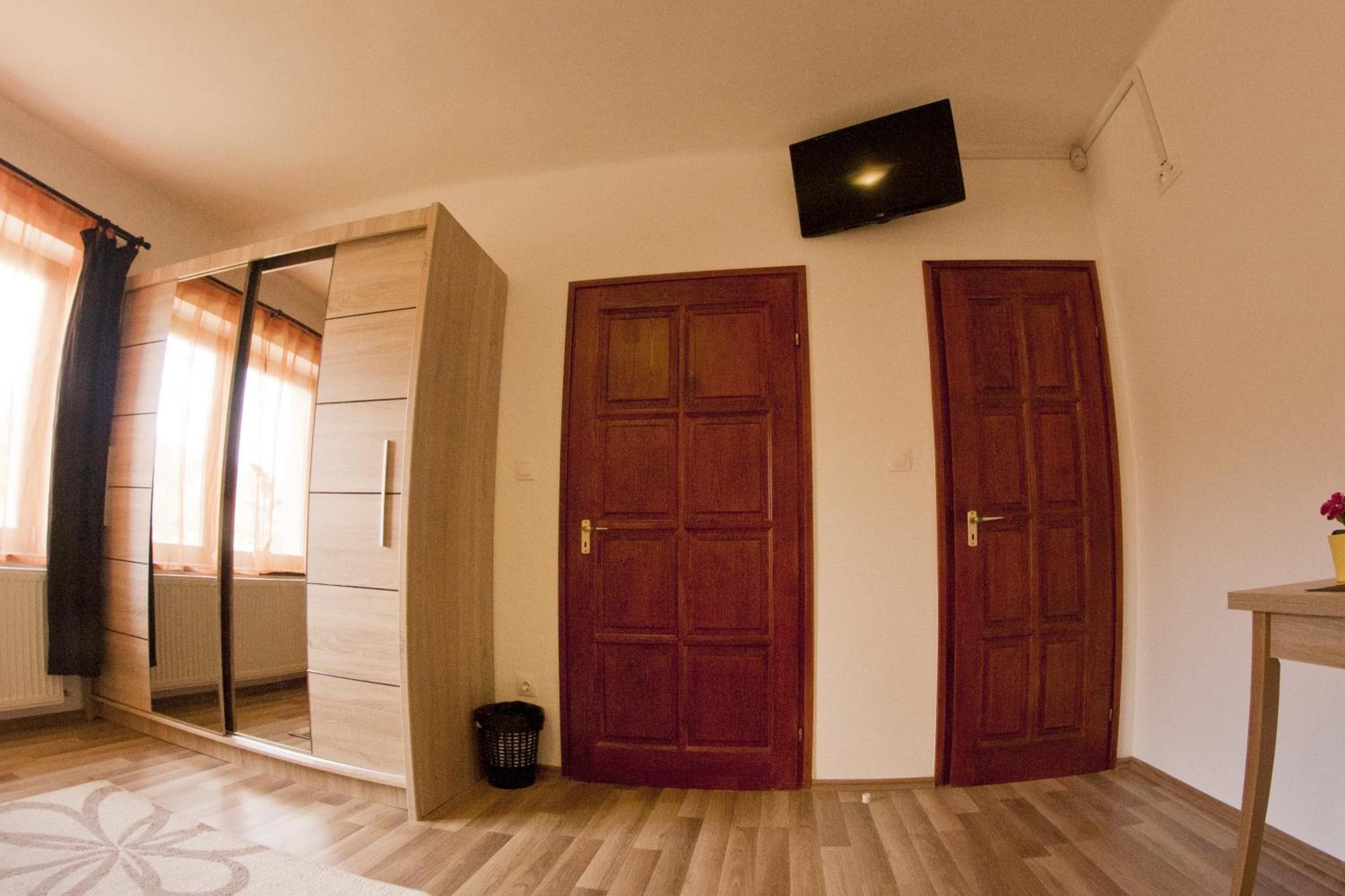 Triple Room with Bathroom photo 2