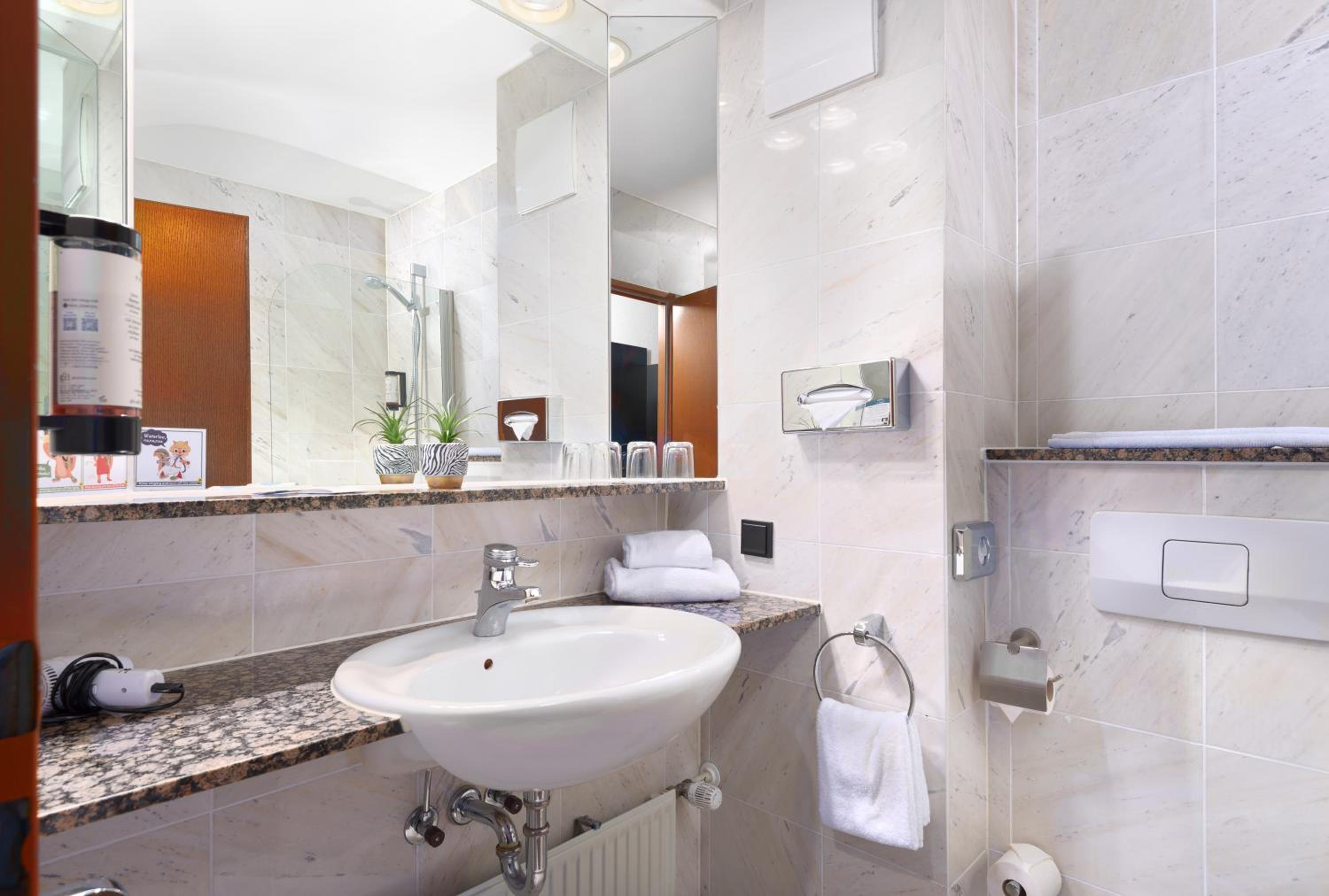 Standard Triple Room photo 2