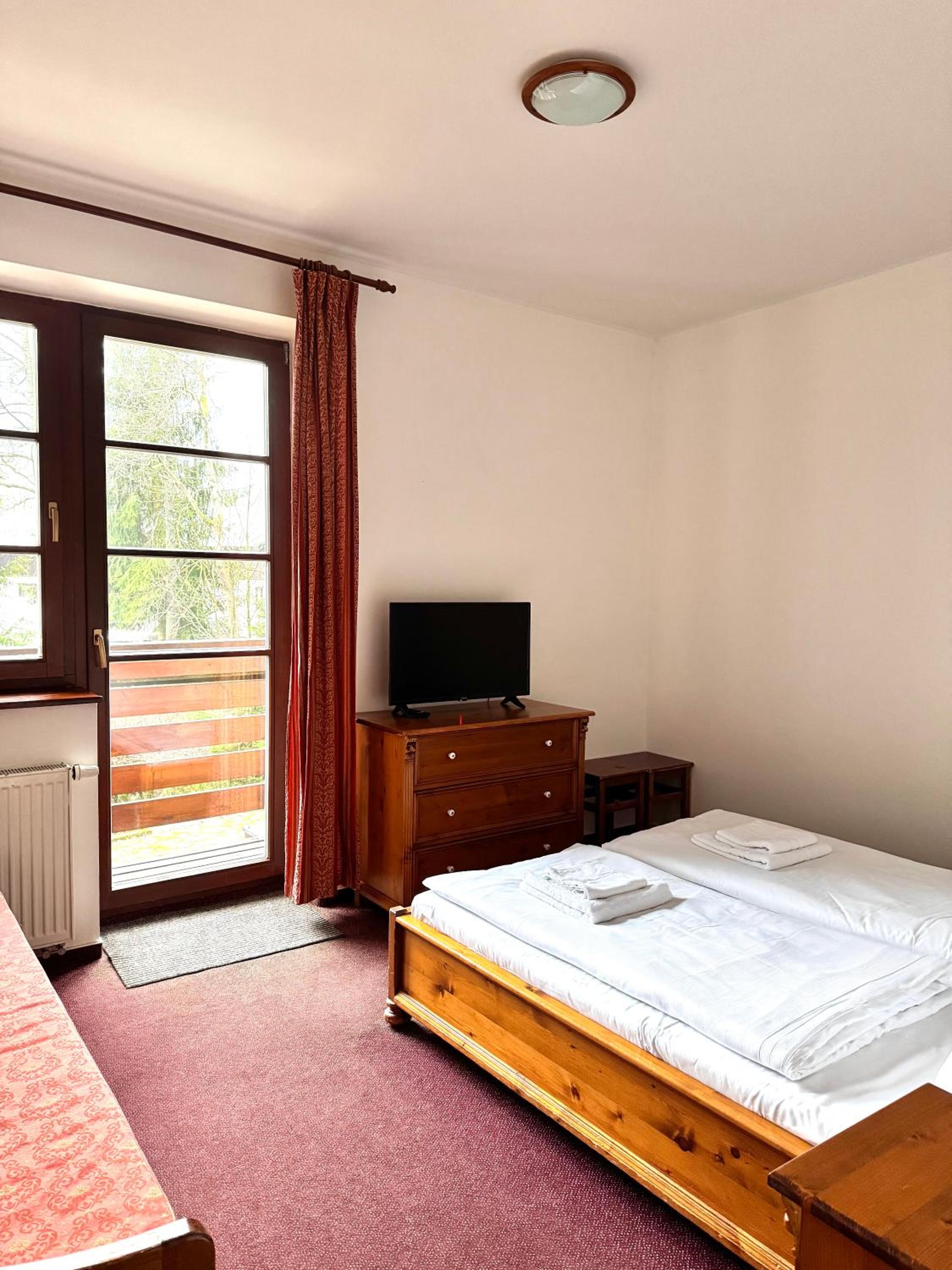 Deluxe Double Room with Extra Bed photo 2