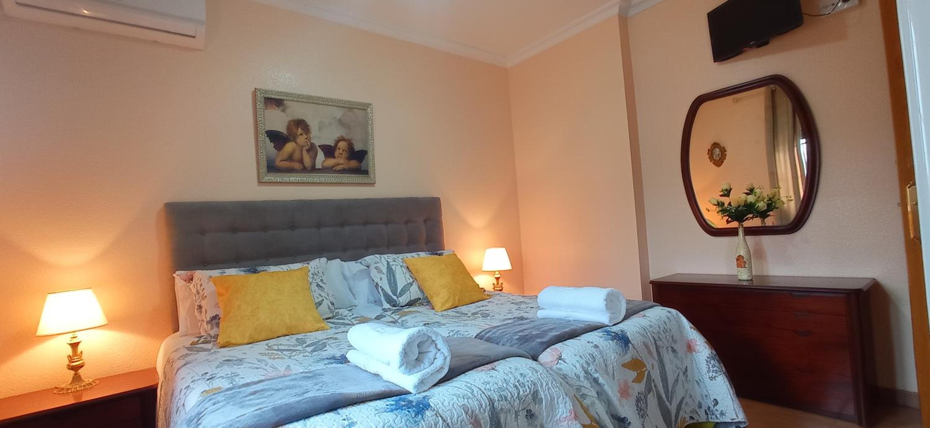 Economy Twin Room photo 2