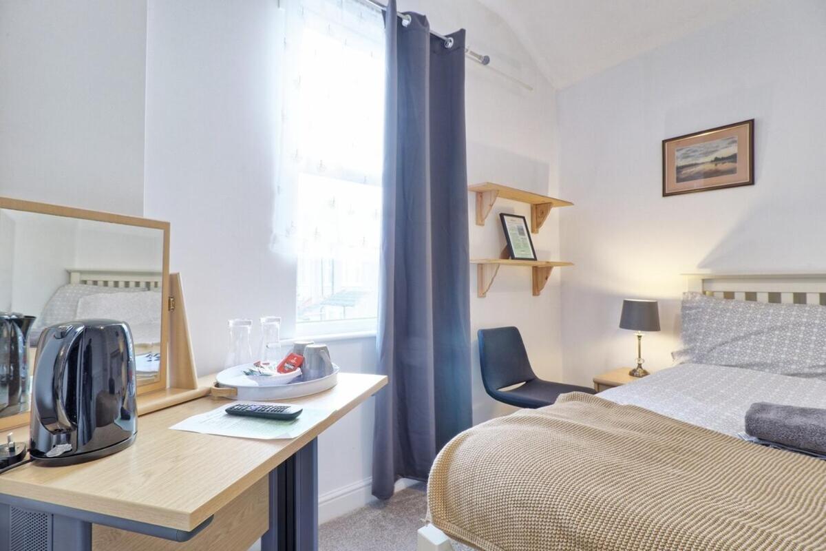 Double Room with Shared Bathroom