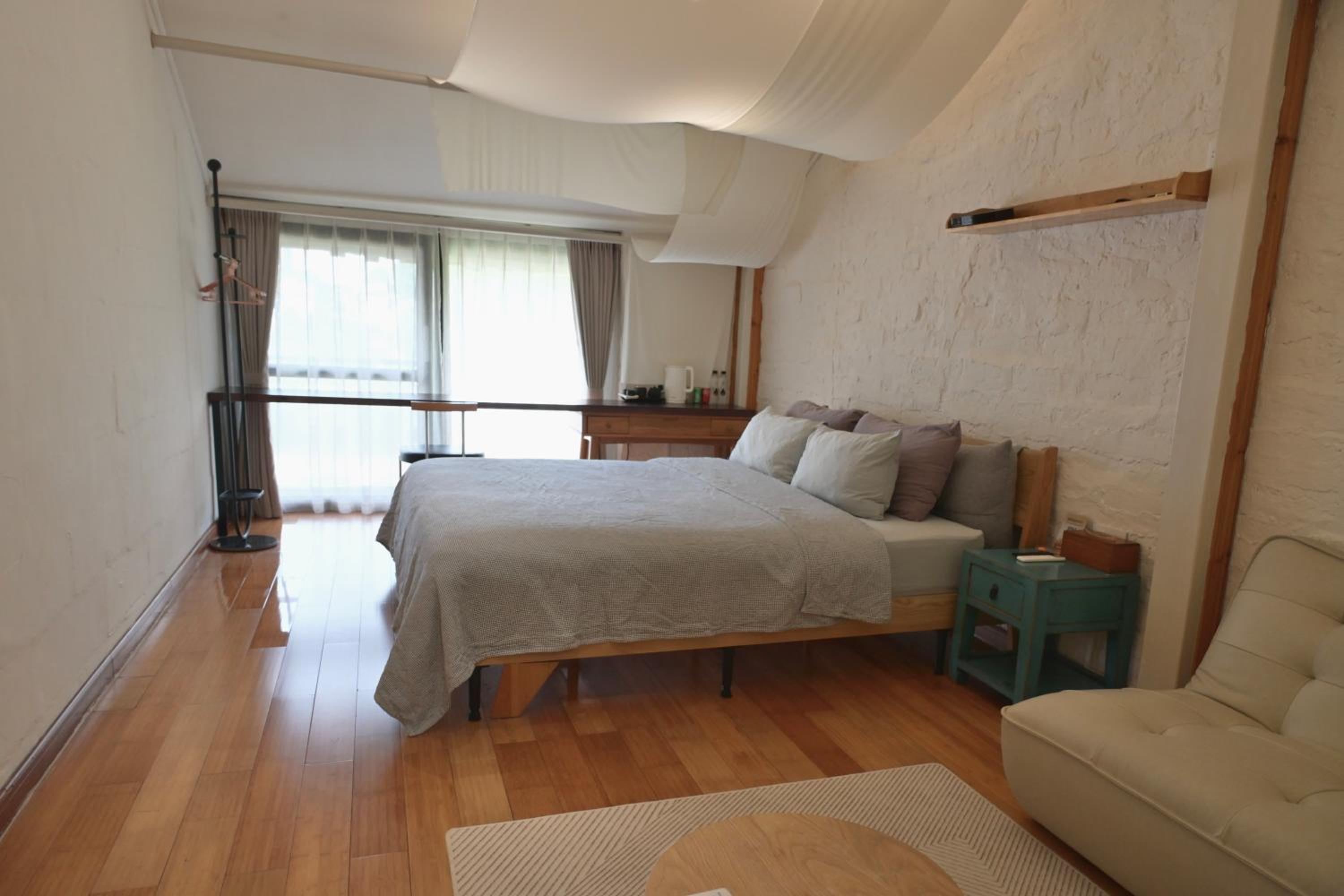 King Room with Mountain View photo 2