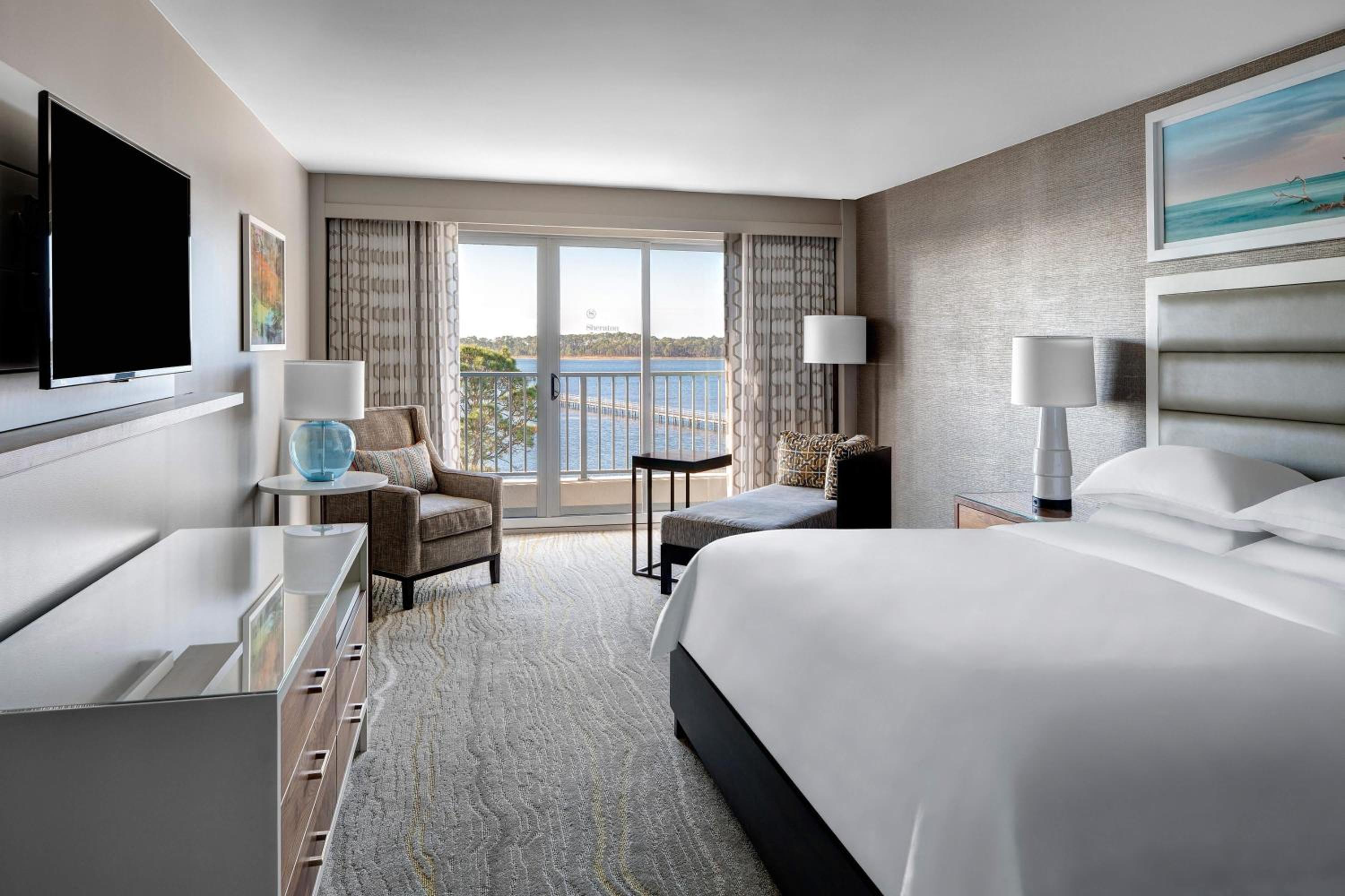Two-Bedroom Studio with Two King Beds and Bay View