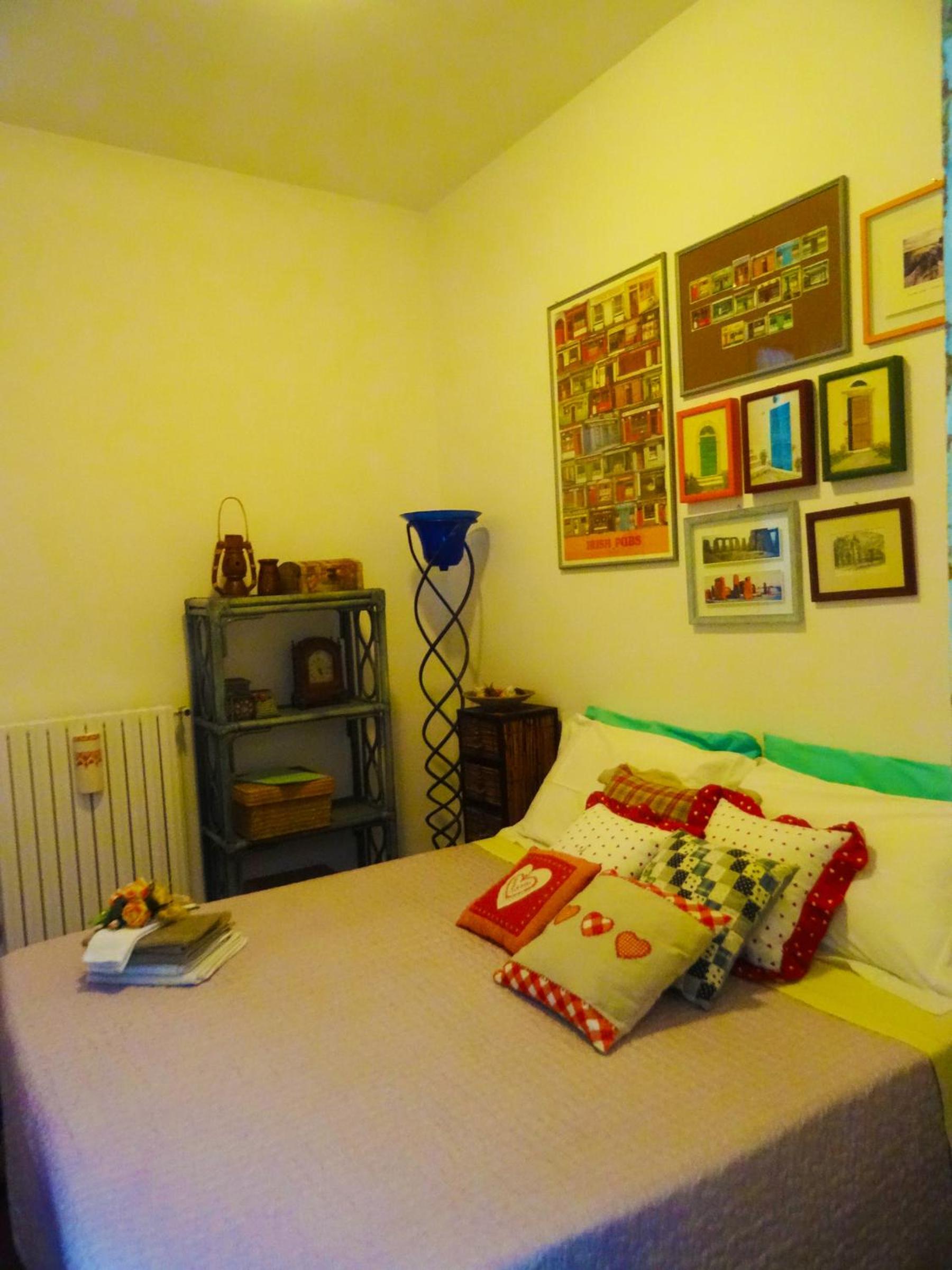 Double or Twin Room with Private Bathroom - Photo 19