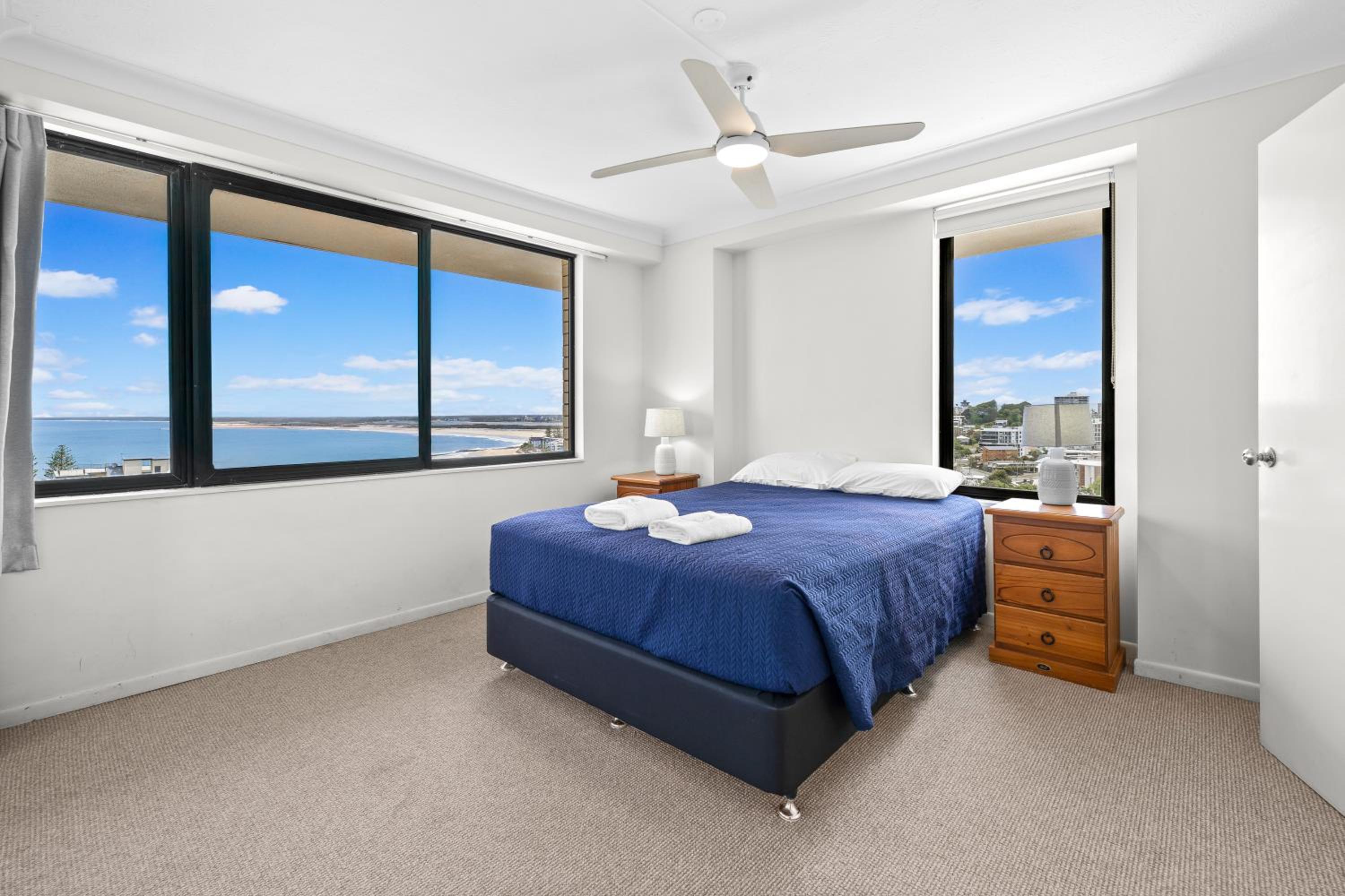 Three-Bedroom Apartment with Ocean View photo 2