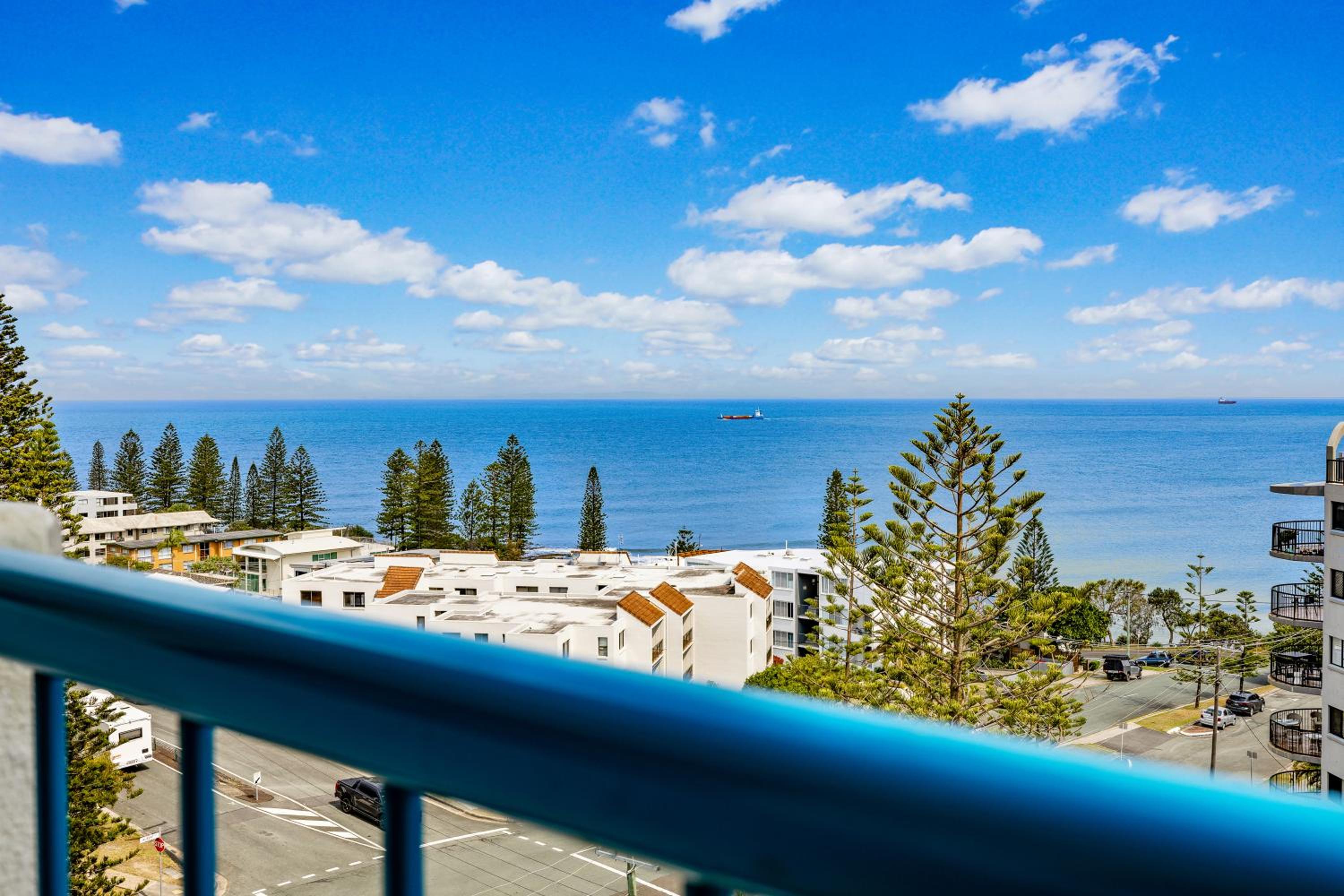 Three-Bedroom Apartment with Ocean View photo 3