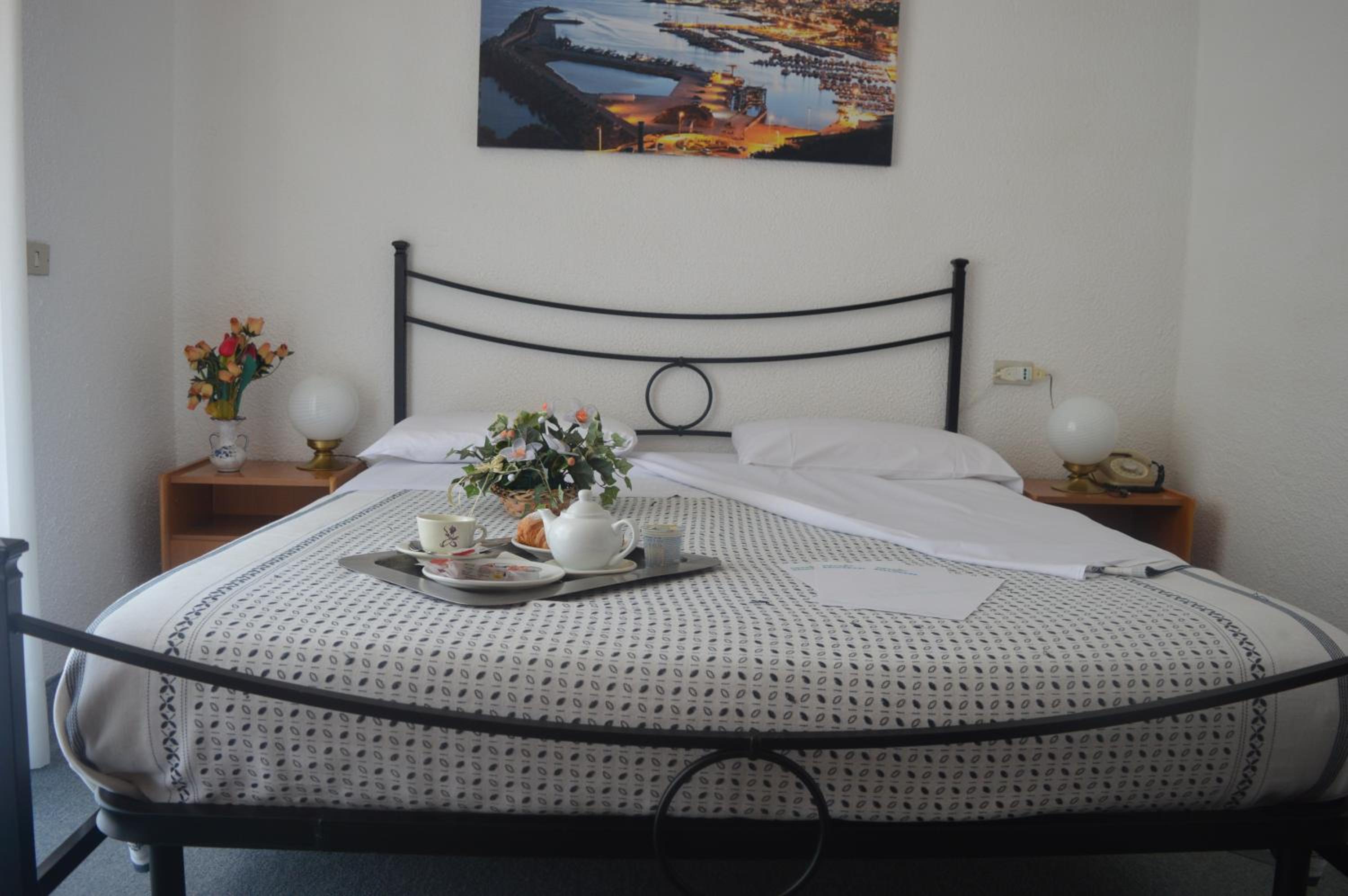 Double Room - Photo 4