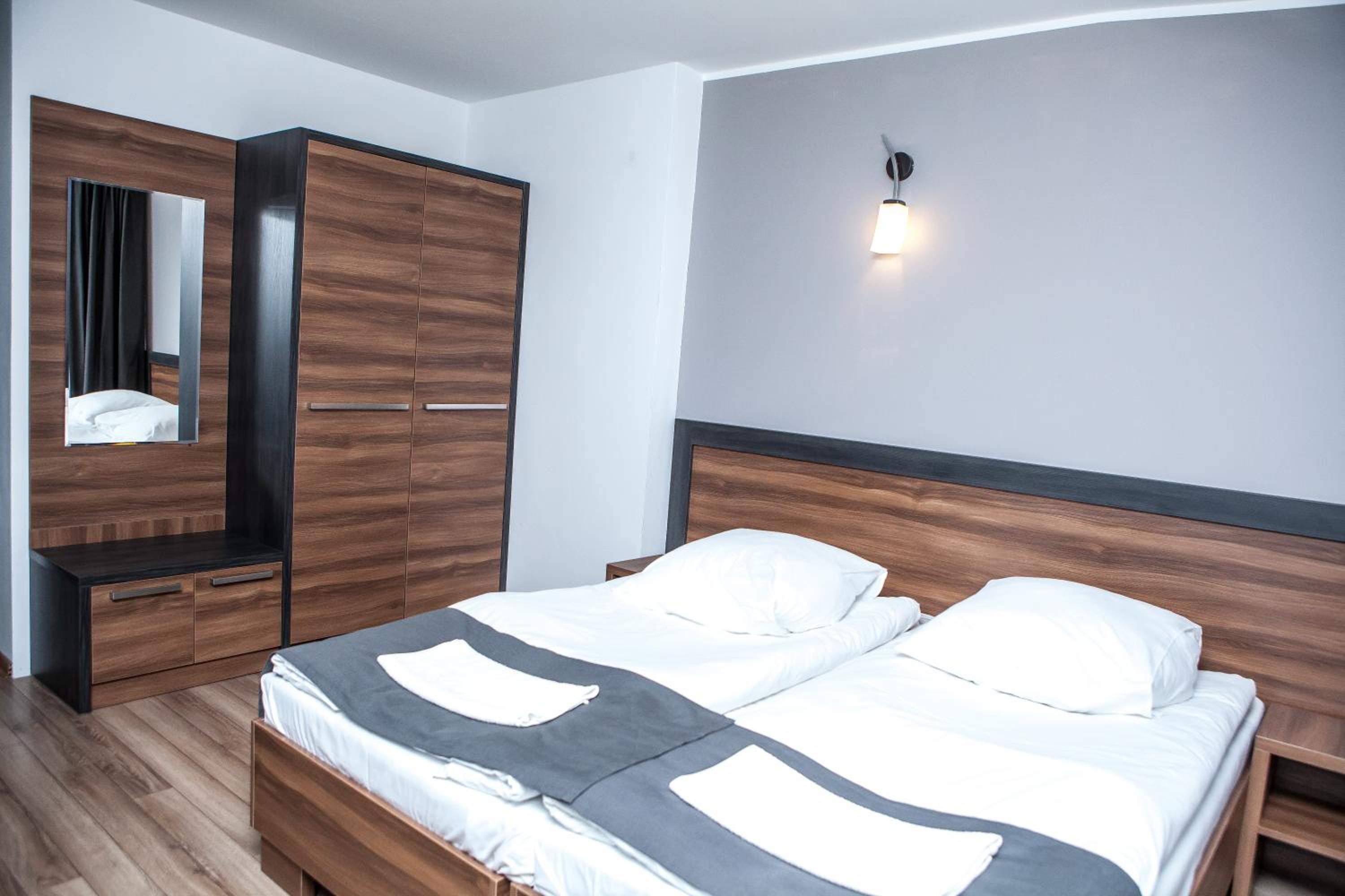 Double Room - Photo 2