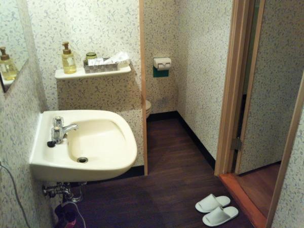 Budget Double Room photo 2