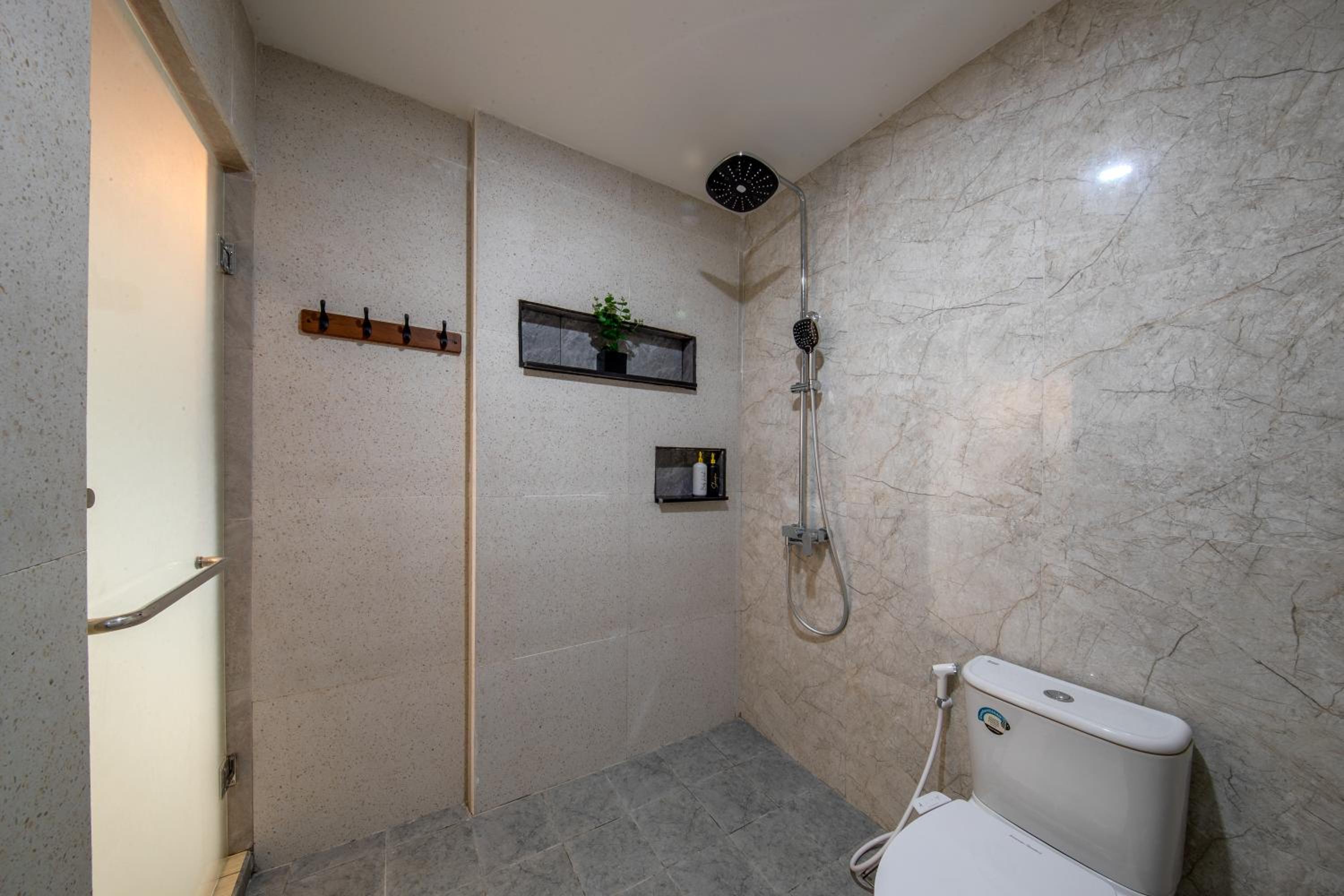 Deluxe Room - Photo 19