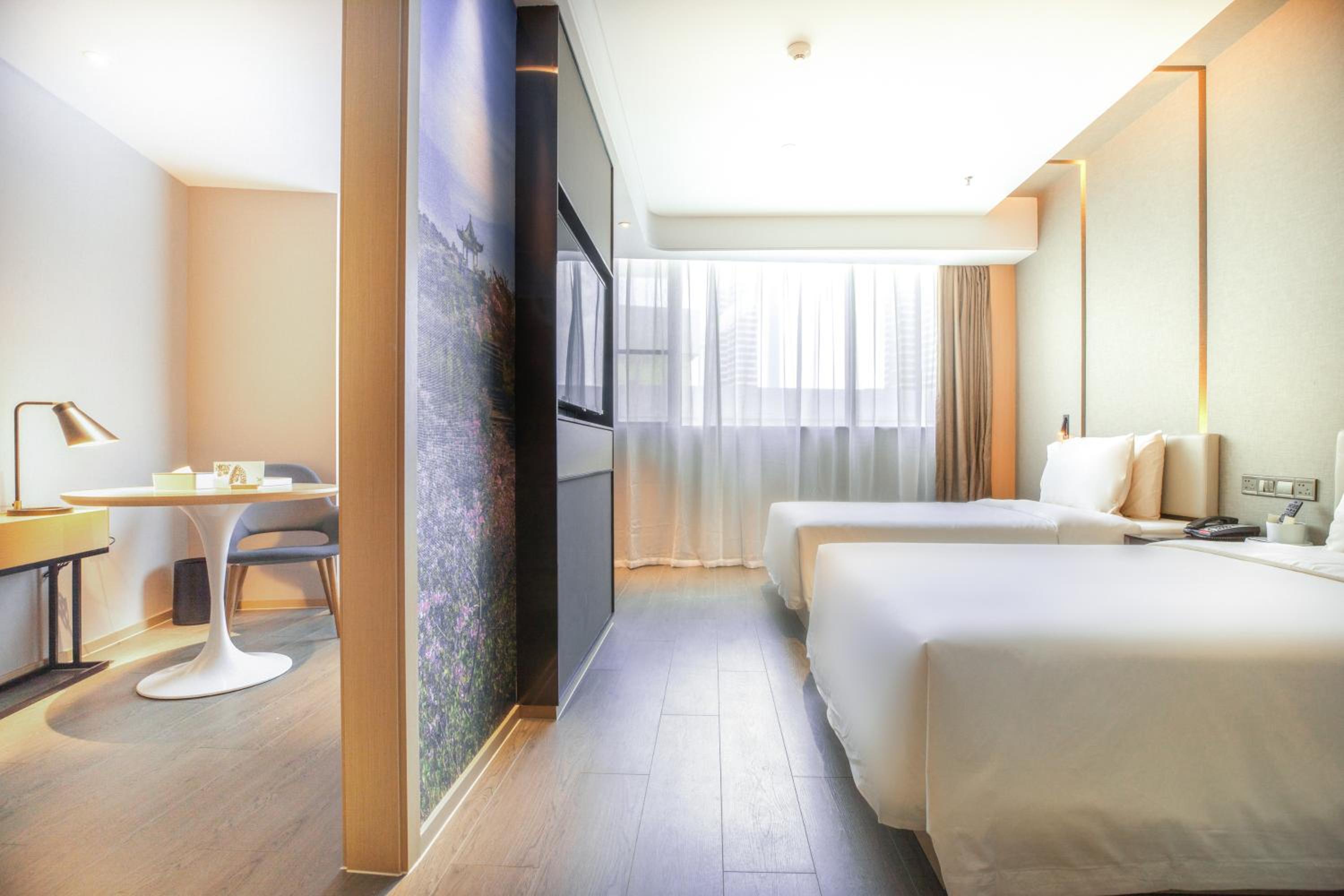 Deluxe Twin Room photo 3
