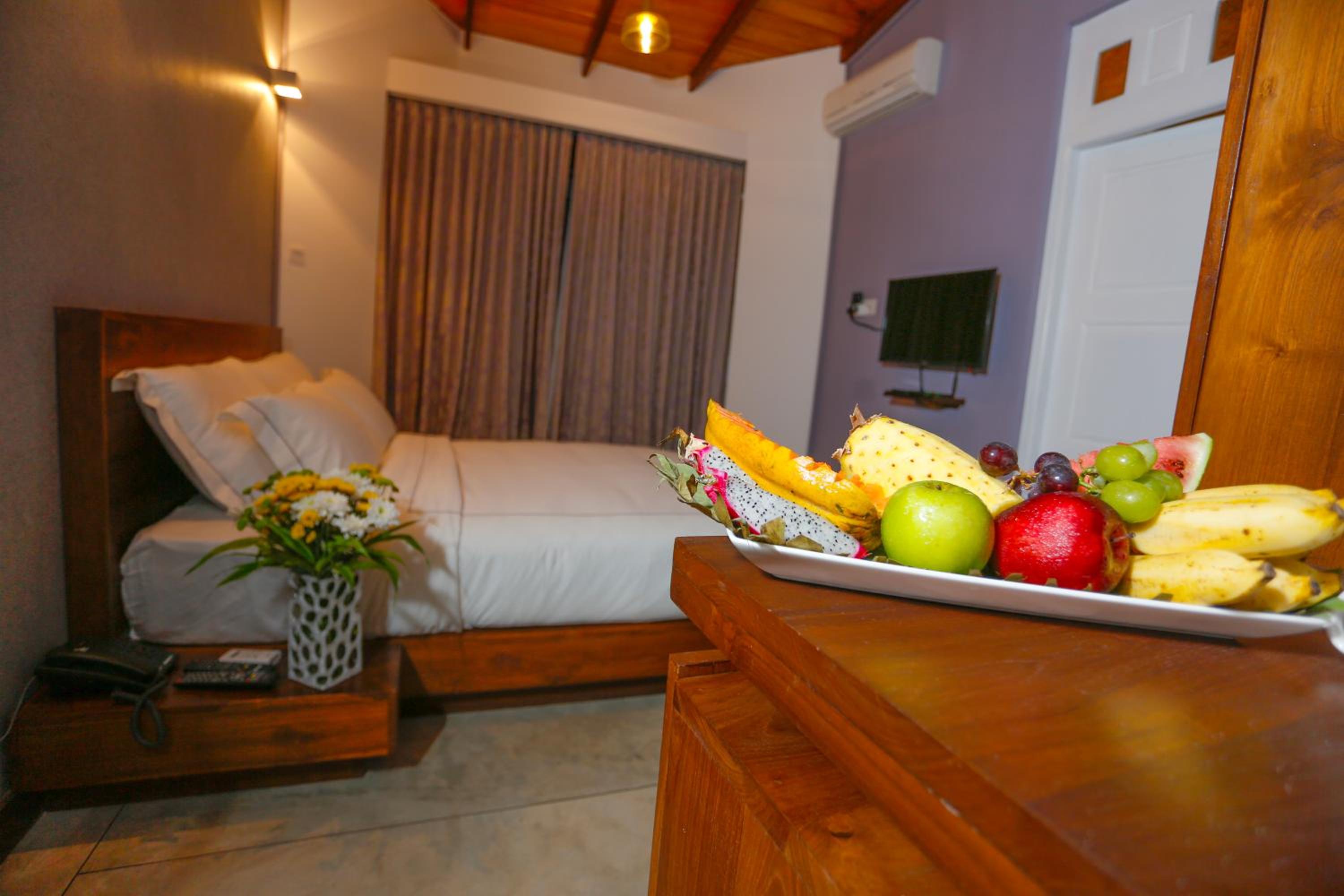 Deluxe Double Room with City View photo 3