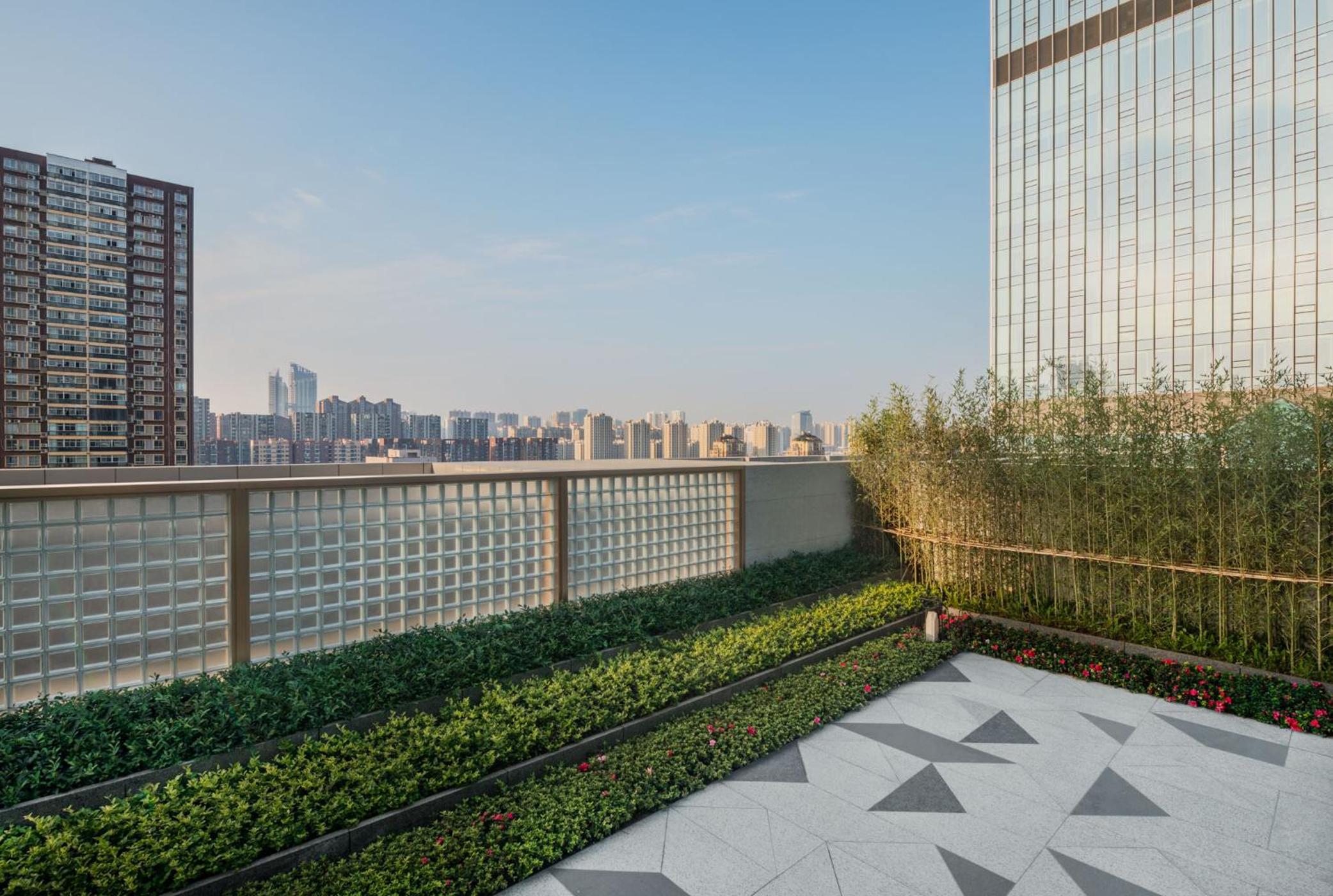 WOW Signature One-Bedroom King Suite with W Terrace