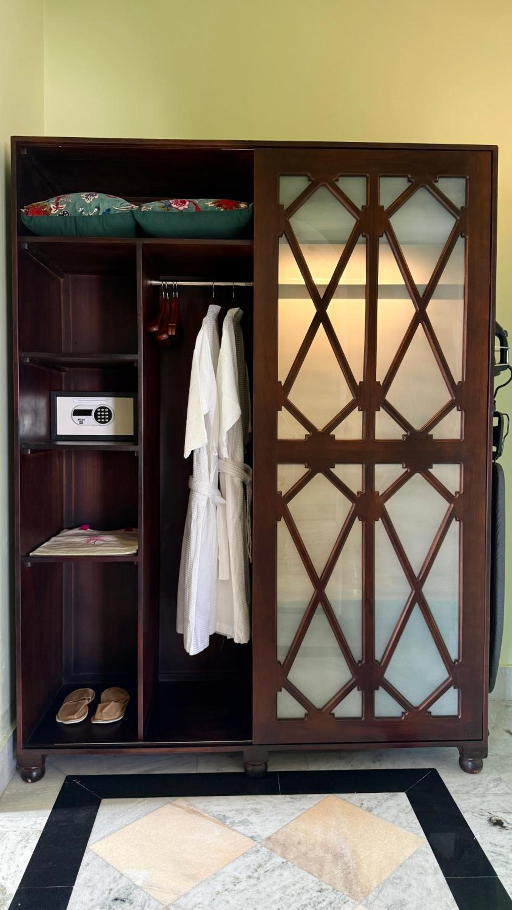 Heritage Suite (King) - Photo 4