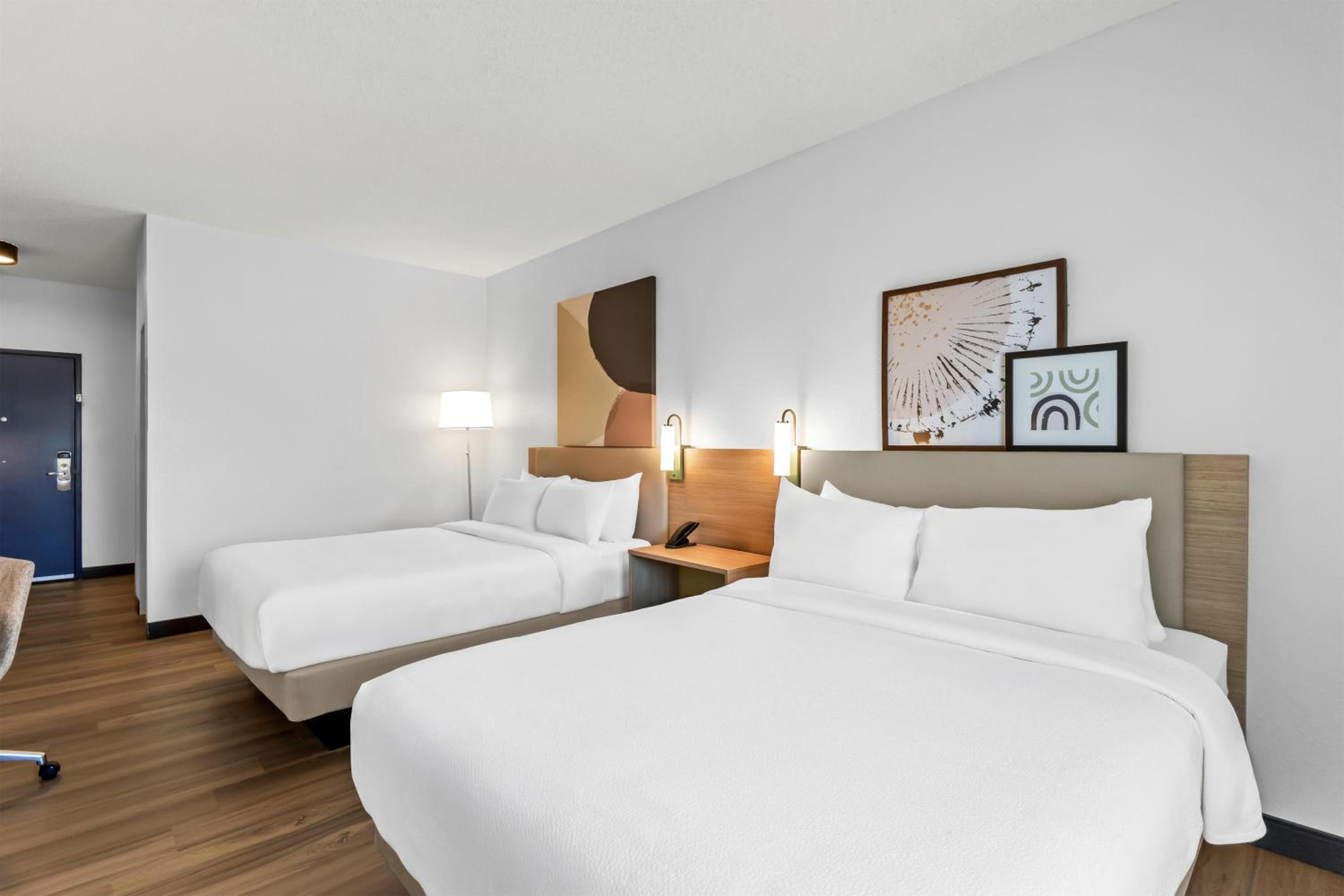 Spark by Hilton La Grange, 사진 2