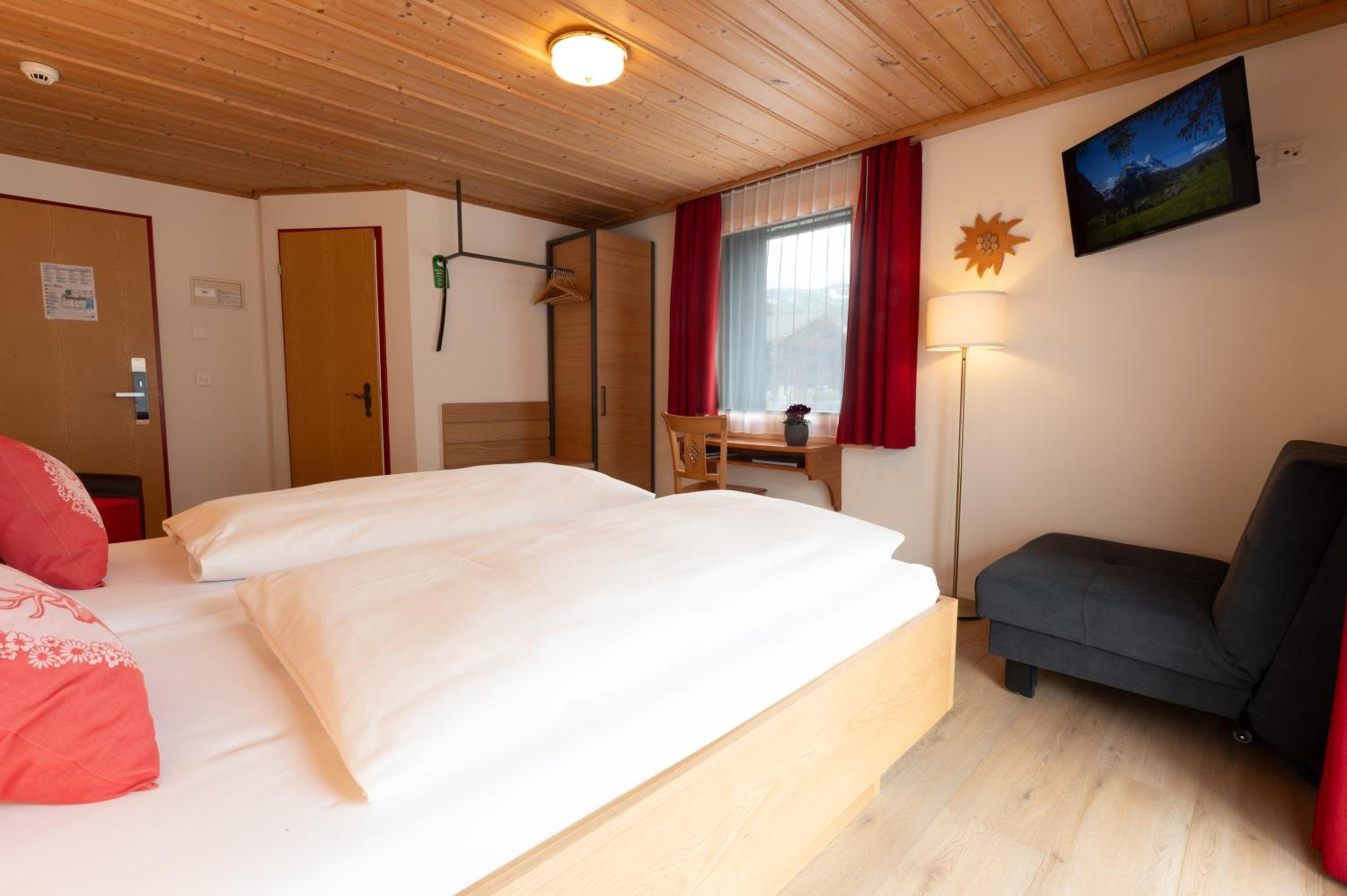 Triple Room with Mountain View photo 2