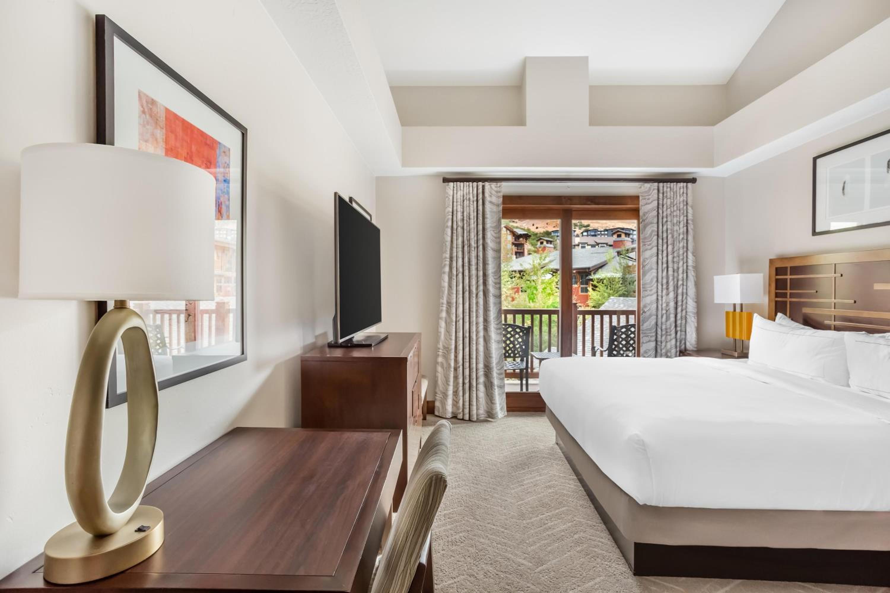 One-Bedroom Suite photo 3