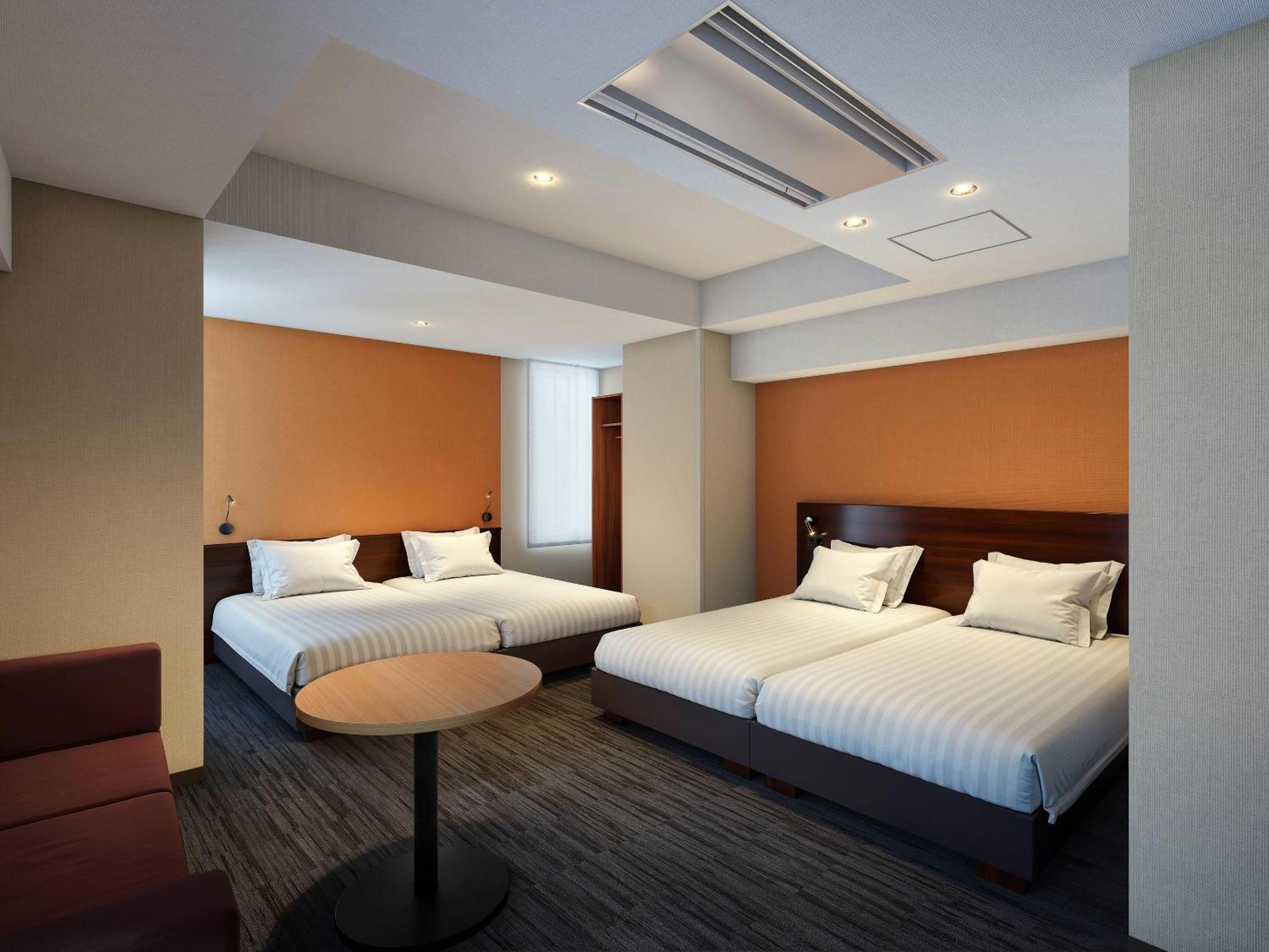 Room with Four Single Beds - Non-Smoking photo 3
