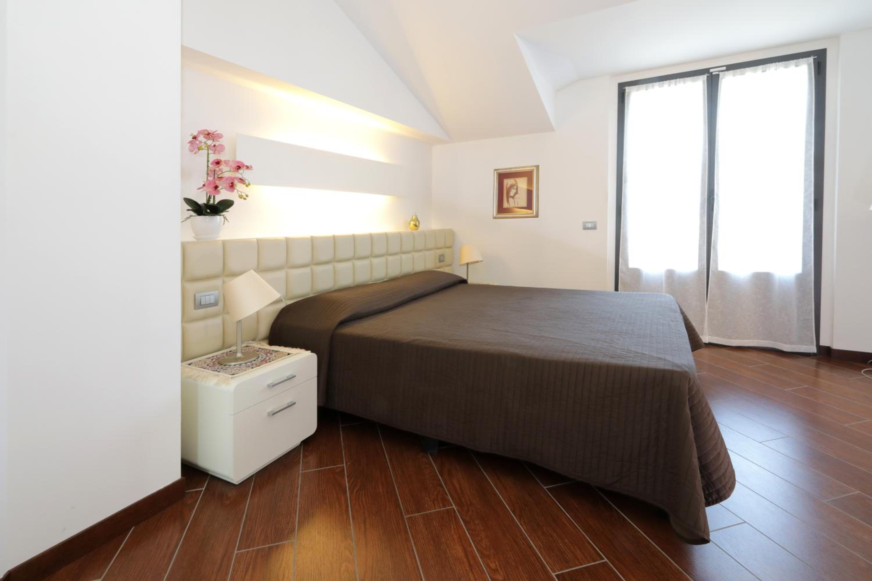 Two-Bedroom Suite Apartment with Terrace and Hot Tub