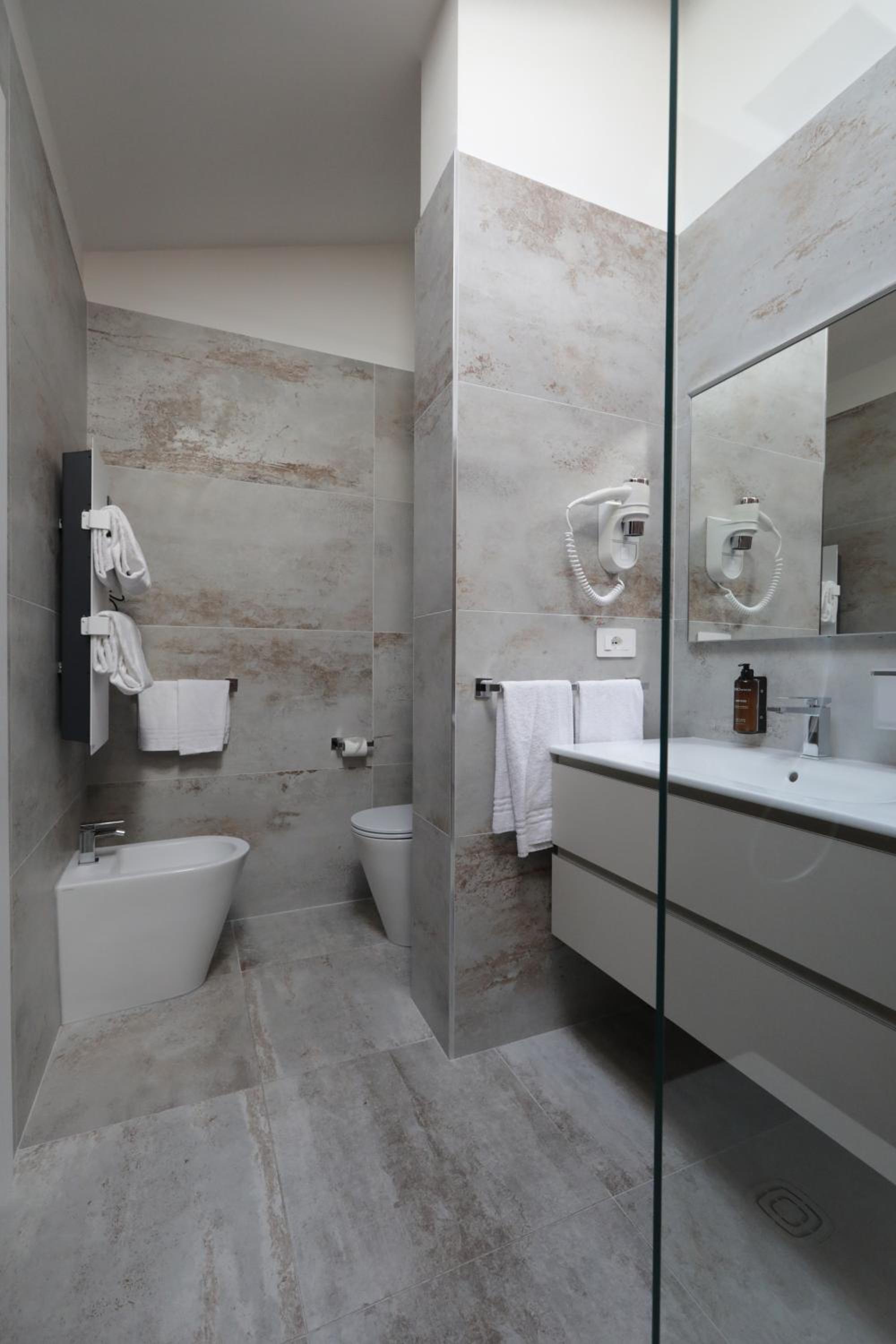 One-Bedroom Apartment with Balcony