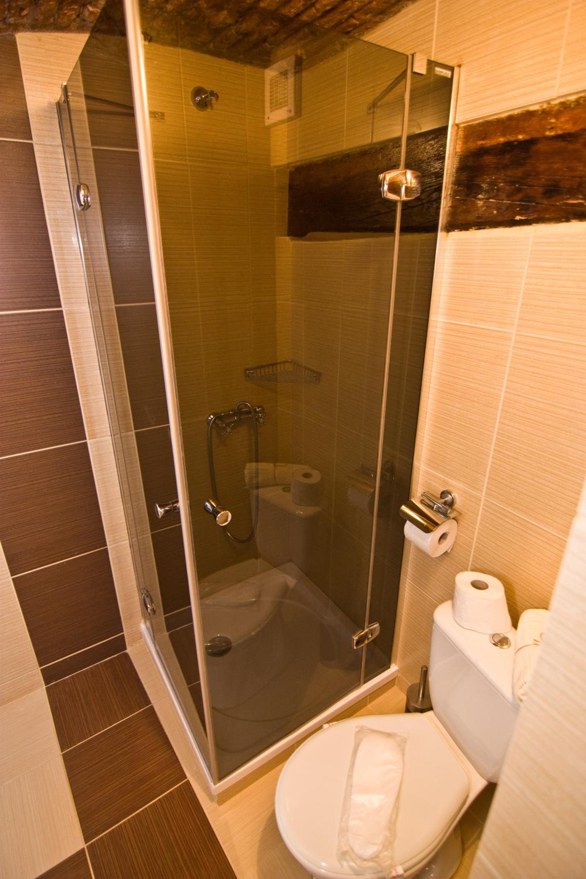 Double Room - Photo 7