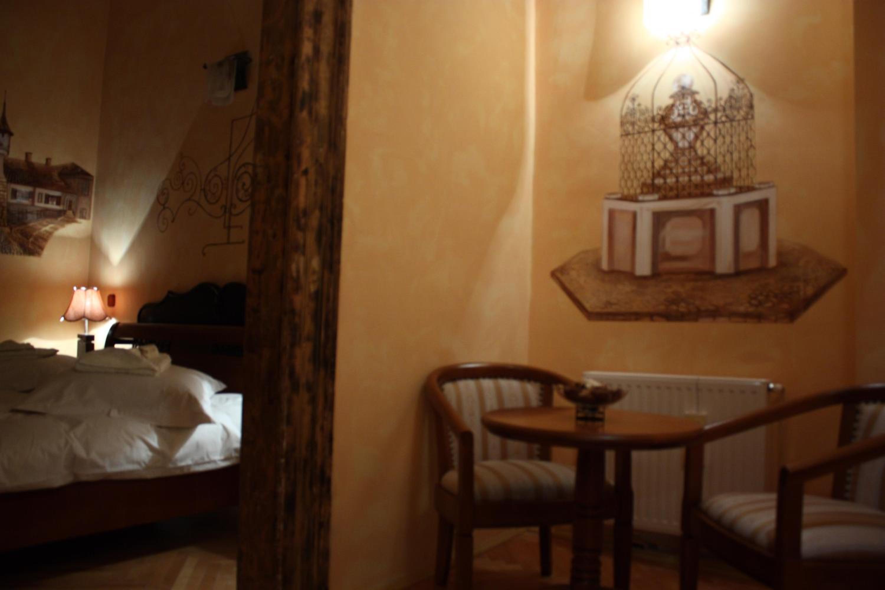 Double Room - Photo 14