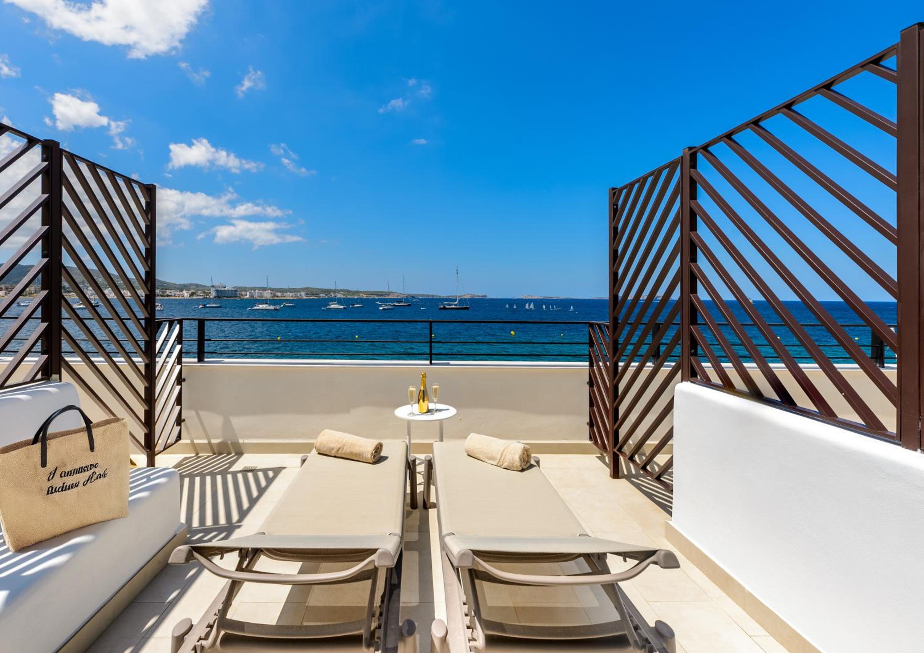 Twin Room with Sea View and Terrace