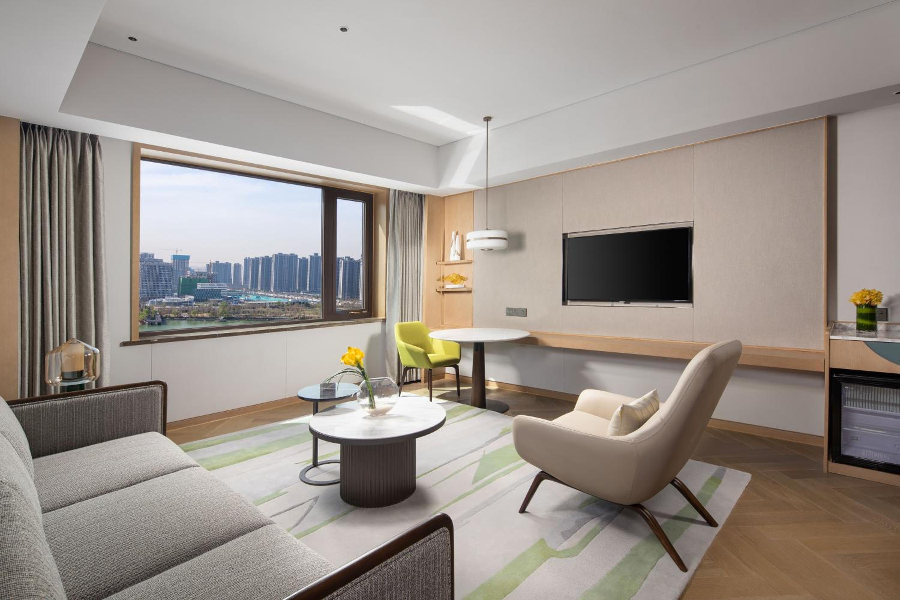 One-Bedroom Suite - Photo 3