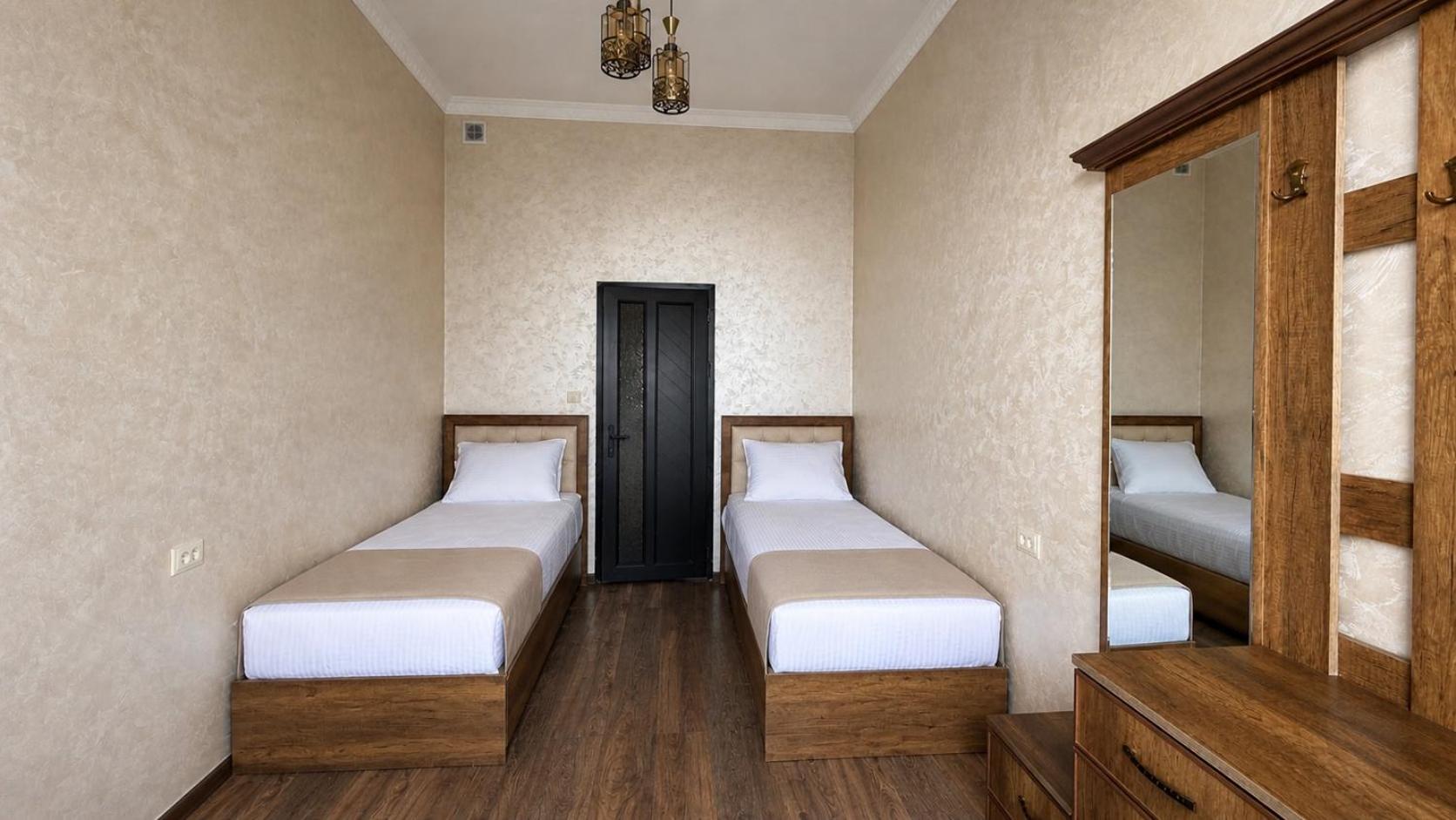 Twin Room with Mountain View